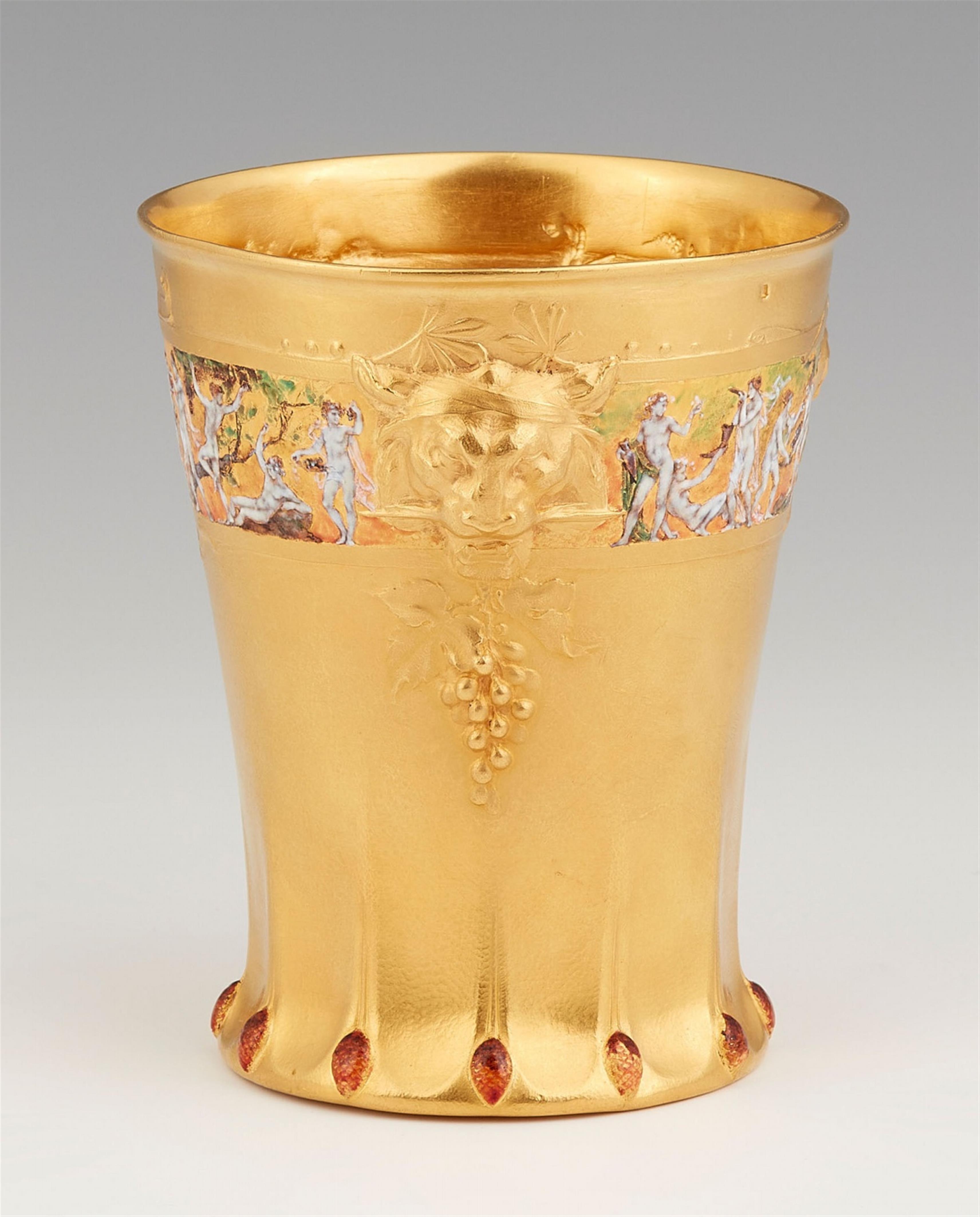A museum quality gold beaker “Les Vendanges” - image-3