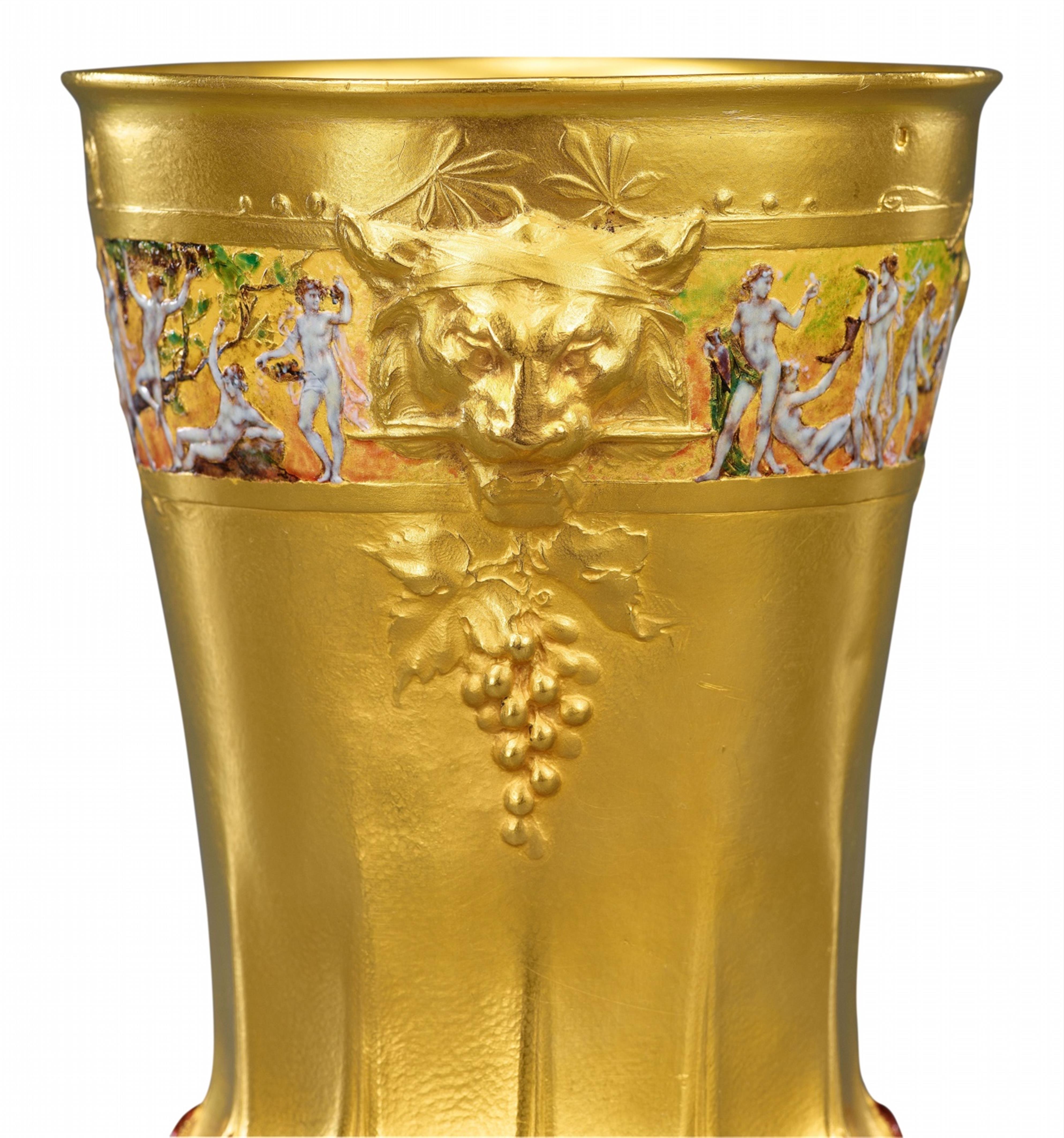 A museum quality gold beaker “Les Vendanges” - image-4