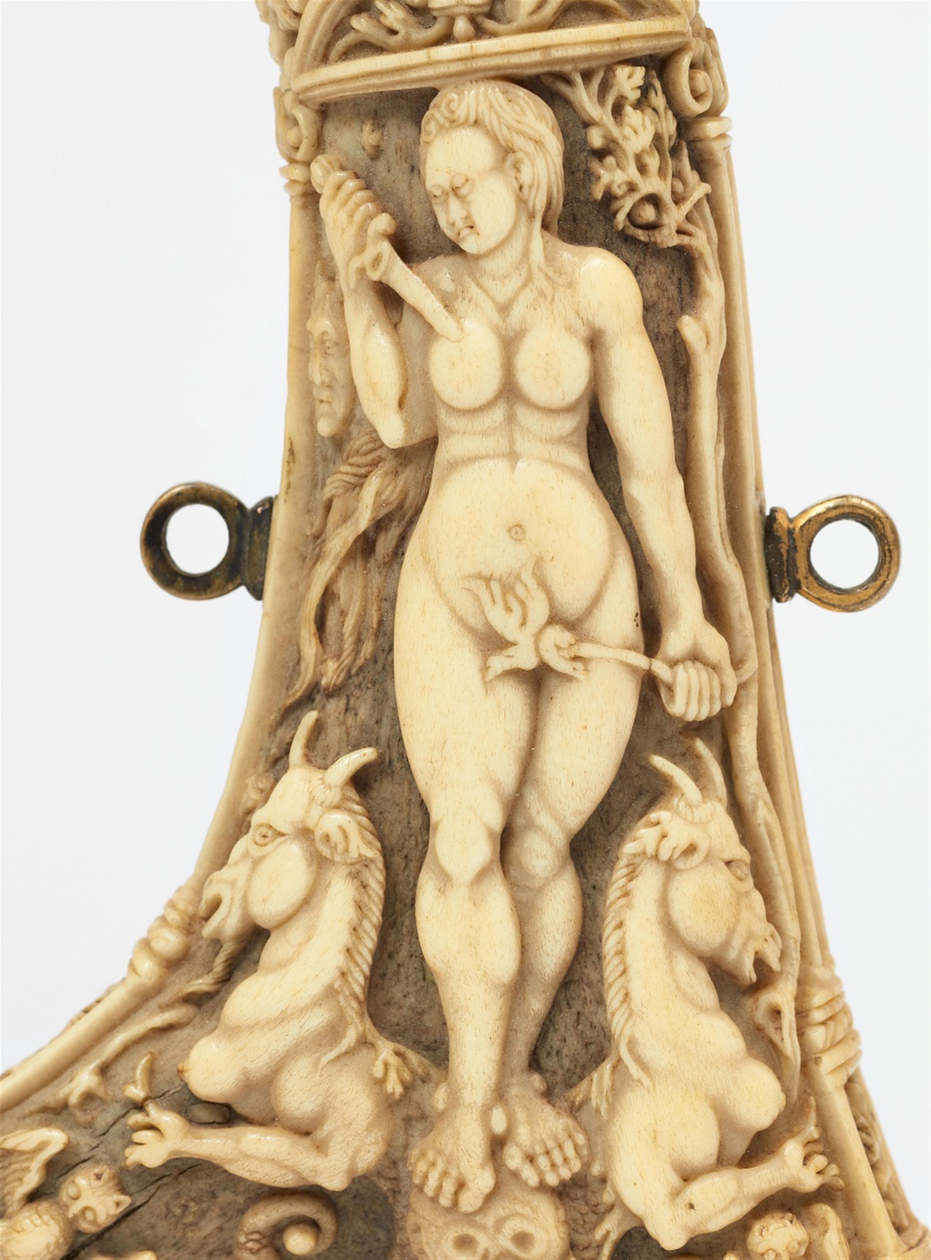 Pulverhorn mit Darstellung der Lucretia - image-2