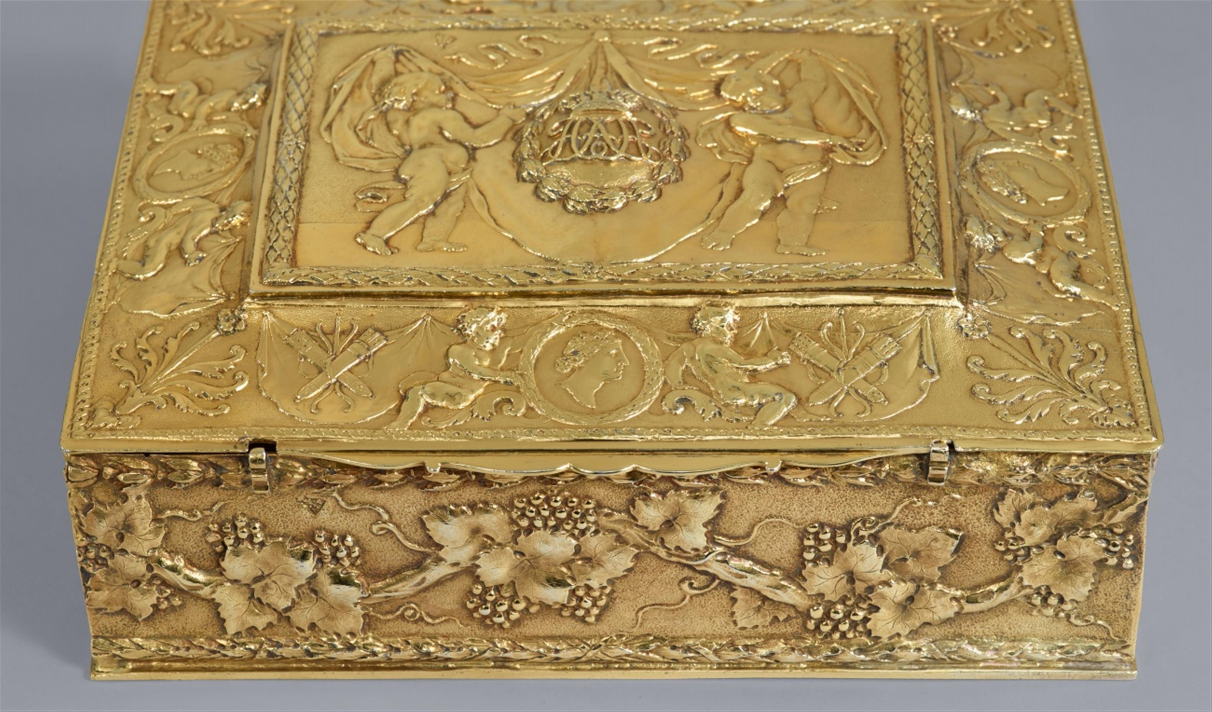 A courtly Parisian silver gilt toilette box - image-4