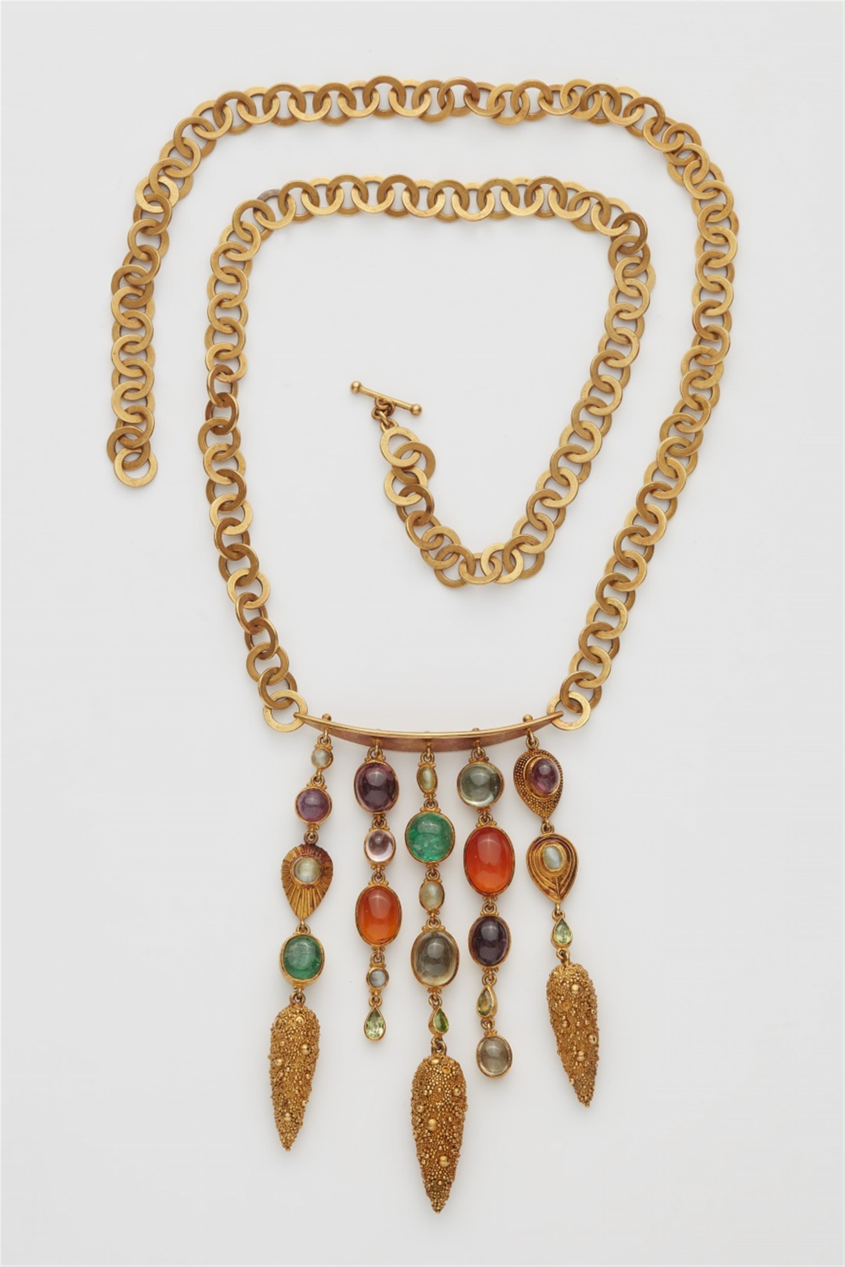 An 18k gold granulation and coloured gemstone pendant necklace - image-1