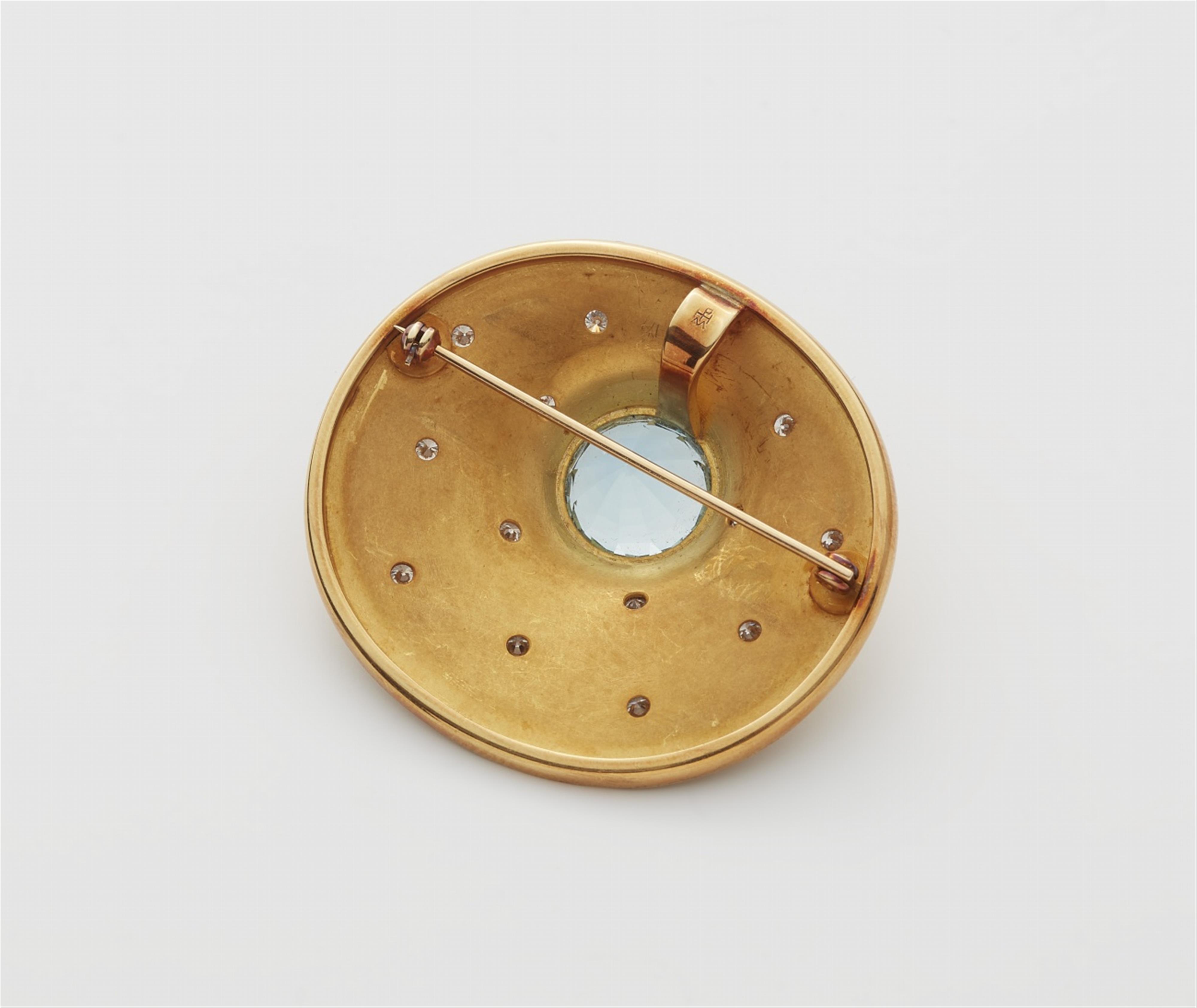An 18k gold granulation aquamarine brooch - image-2