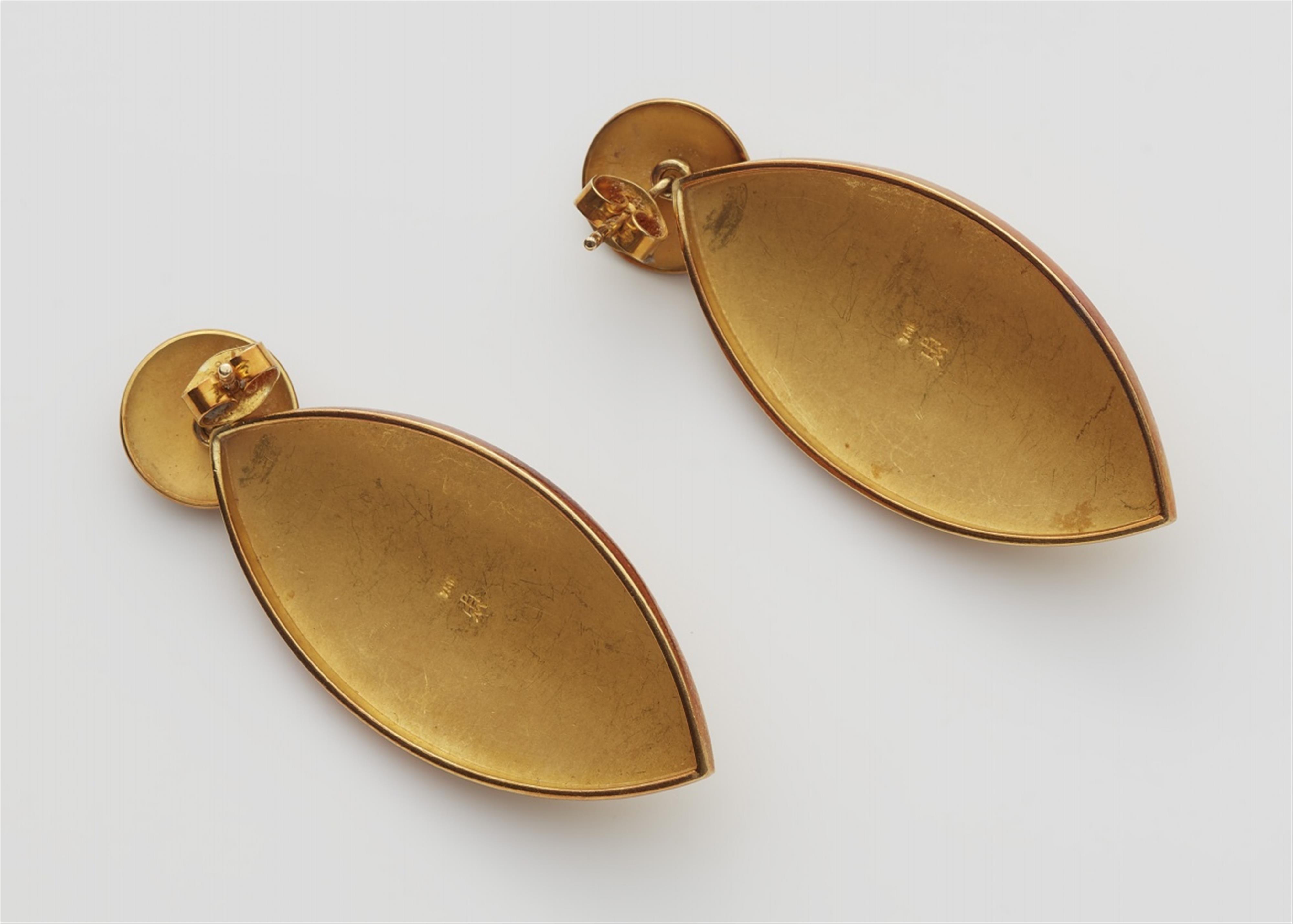 A pair of 18k gold granulation earrings - image-2