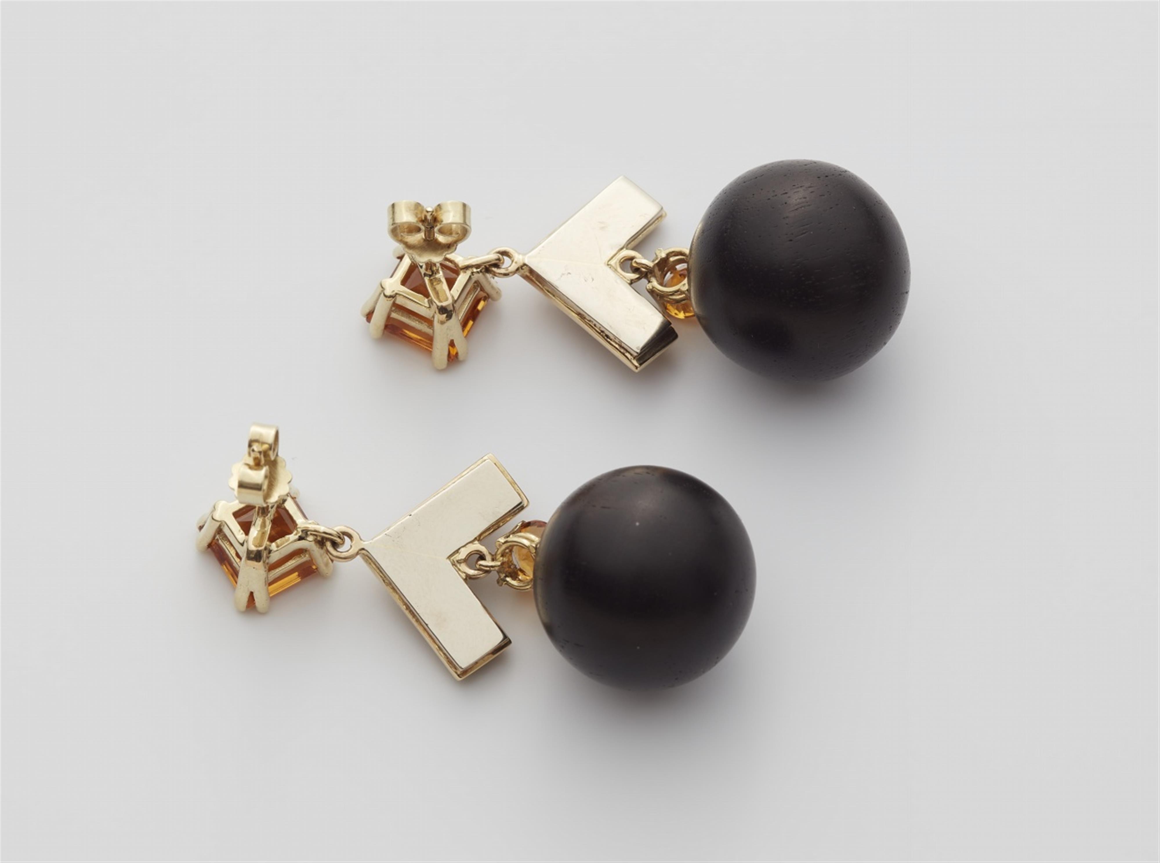 A pair of 14k gold Madeira citrine pendant earrings - image-2