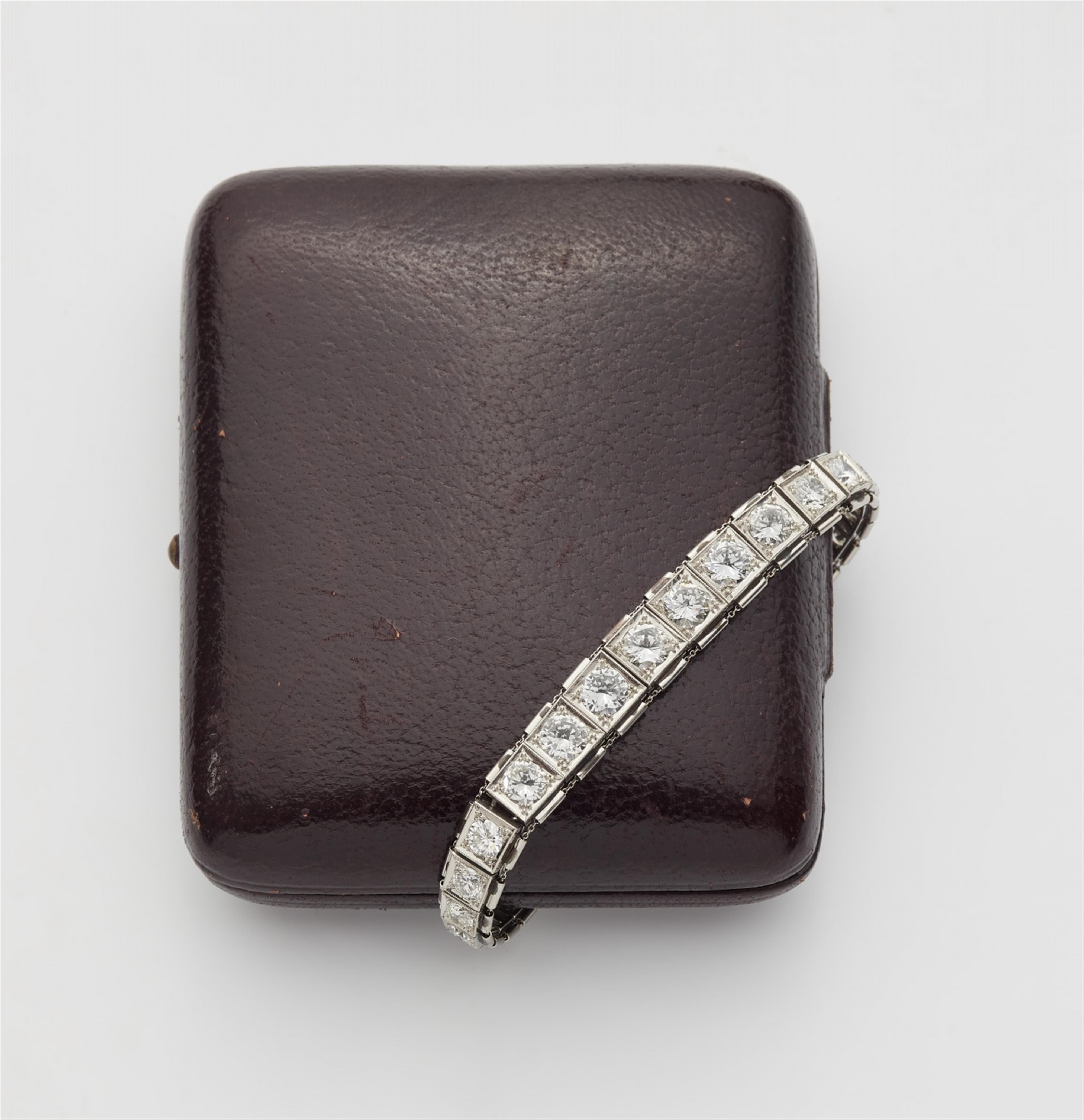 An 18k gold and diamond rivière bracelet - image-2