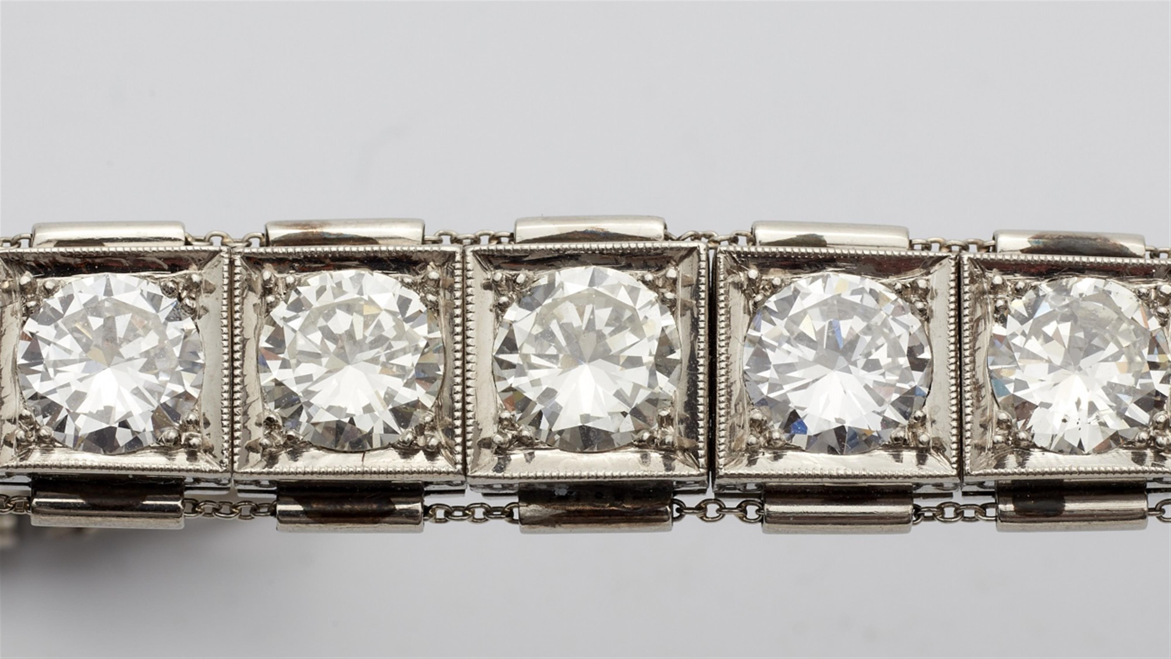 An 18k gold and diamond rivière bracelet - image-3