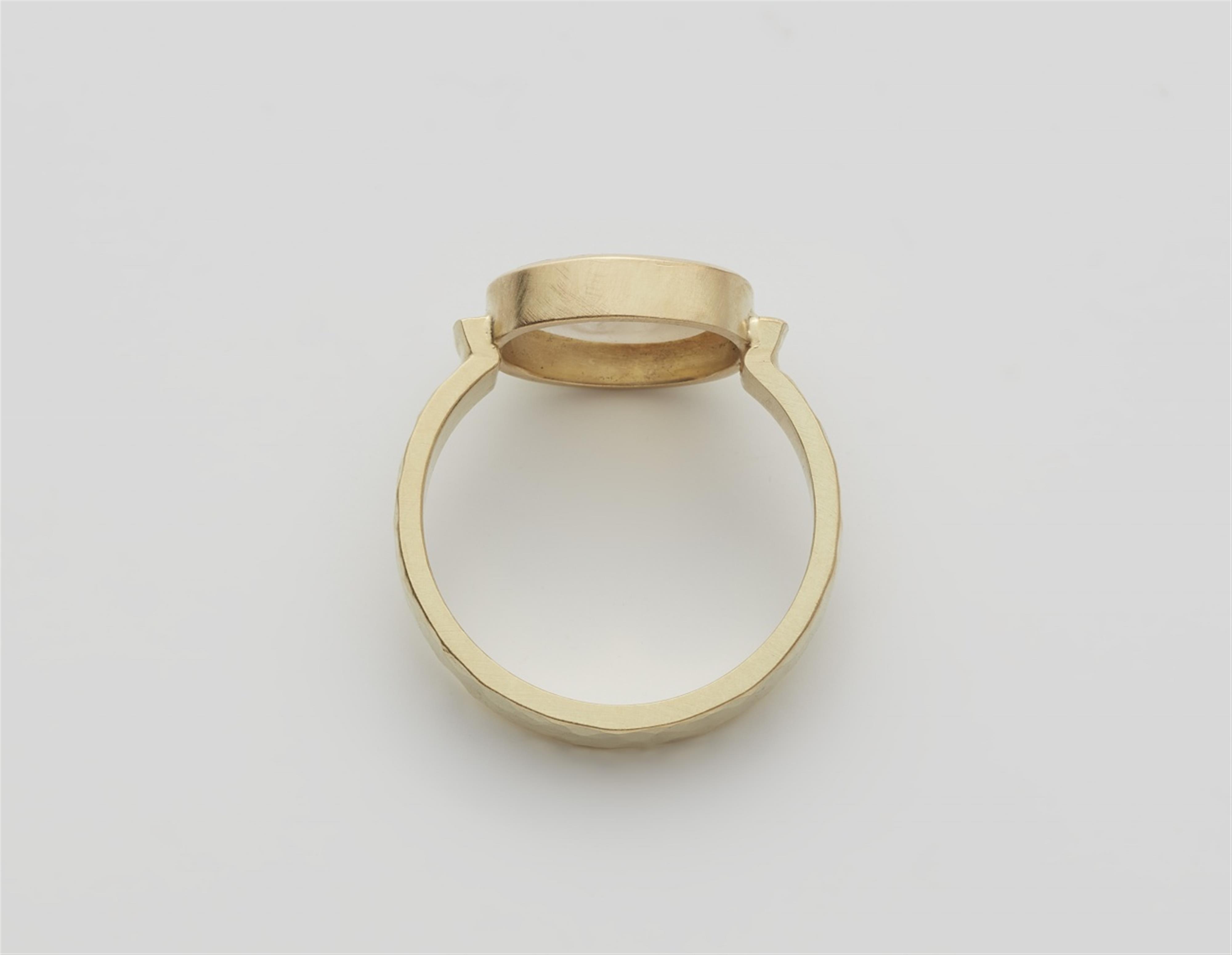 A ring with a Roman intaglio - image-2