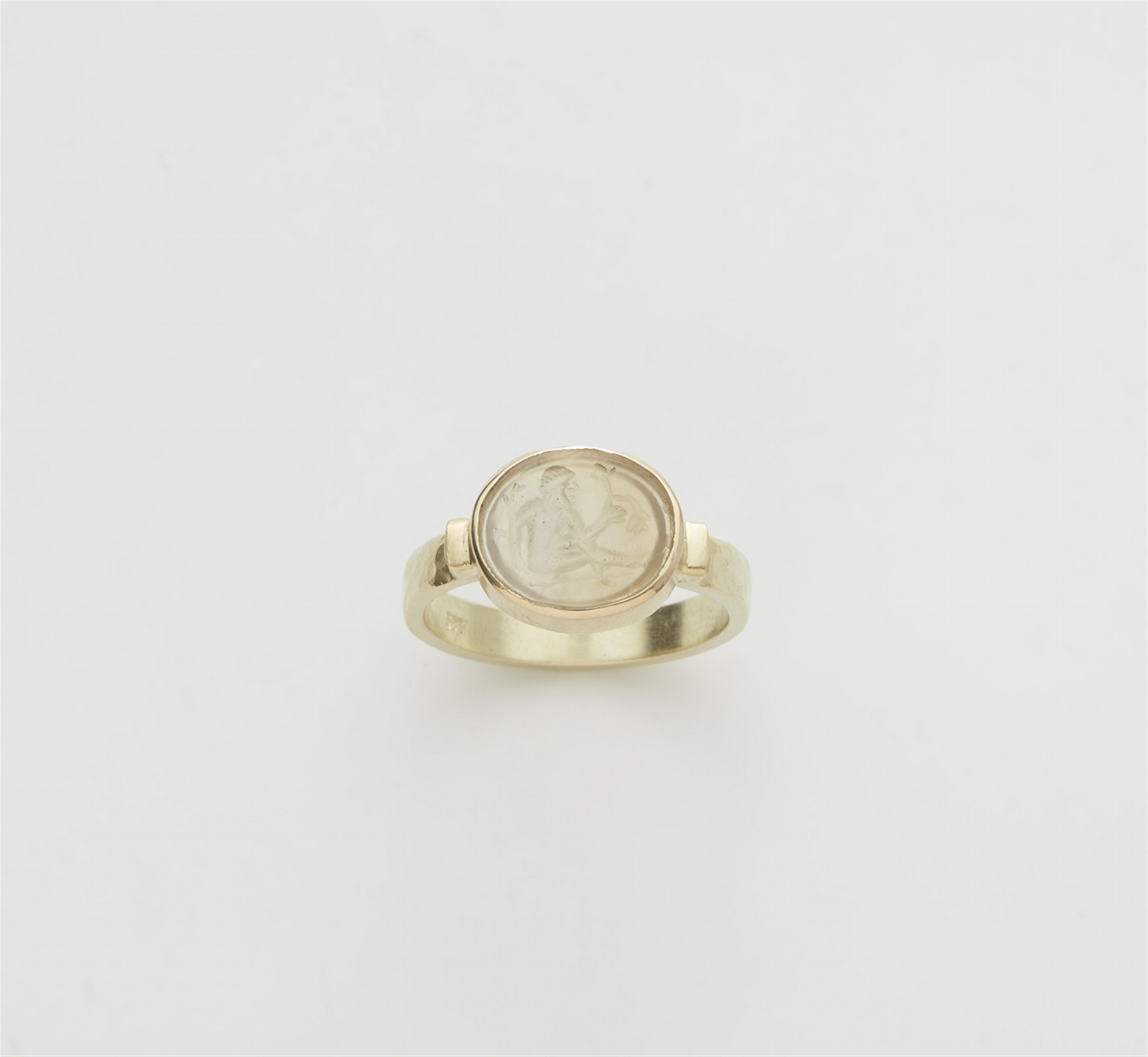 A ring with a Roman intaglio - image-1