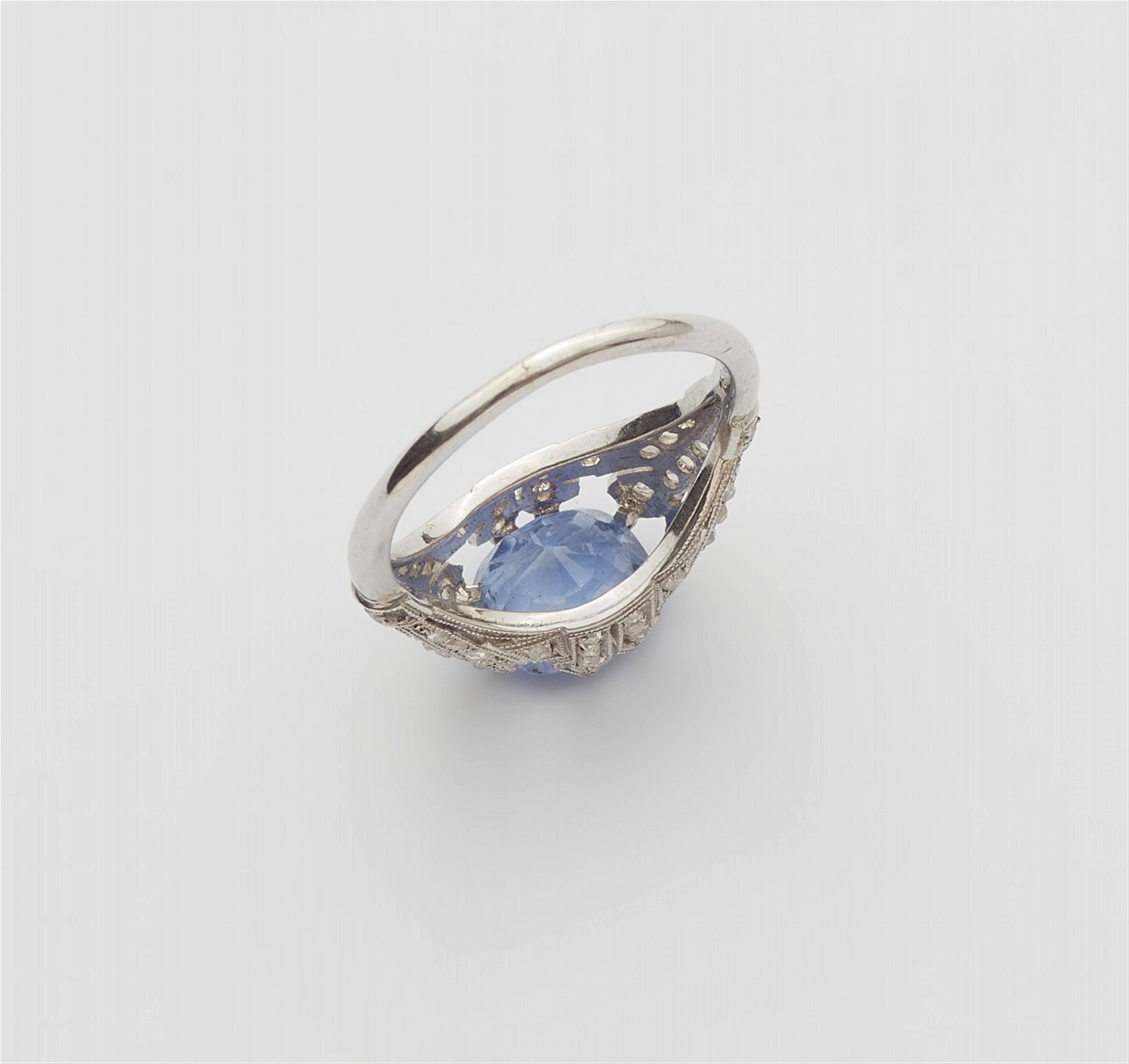 Belle Epoque-Ring mit Saphir - image-2