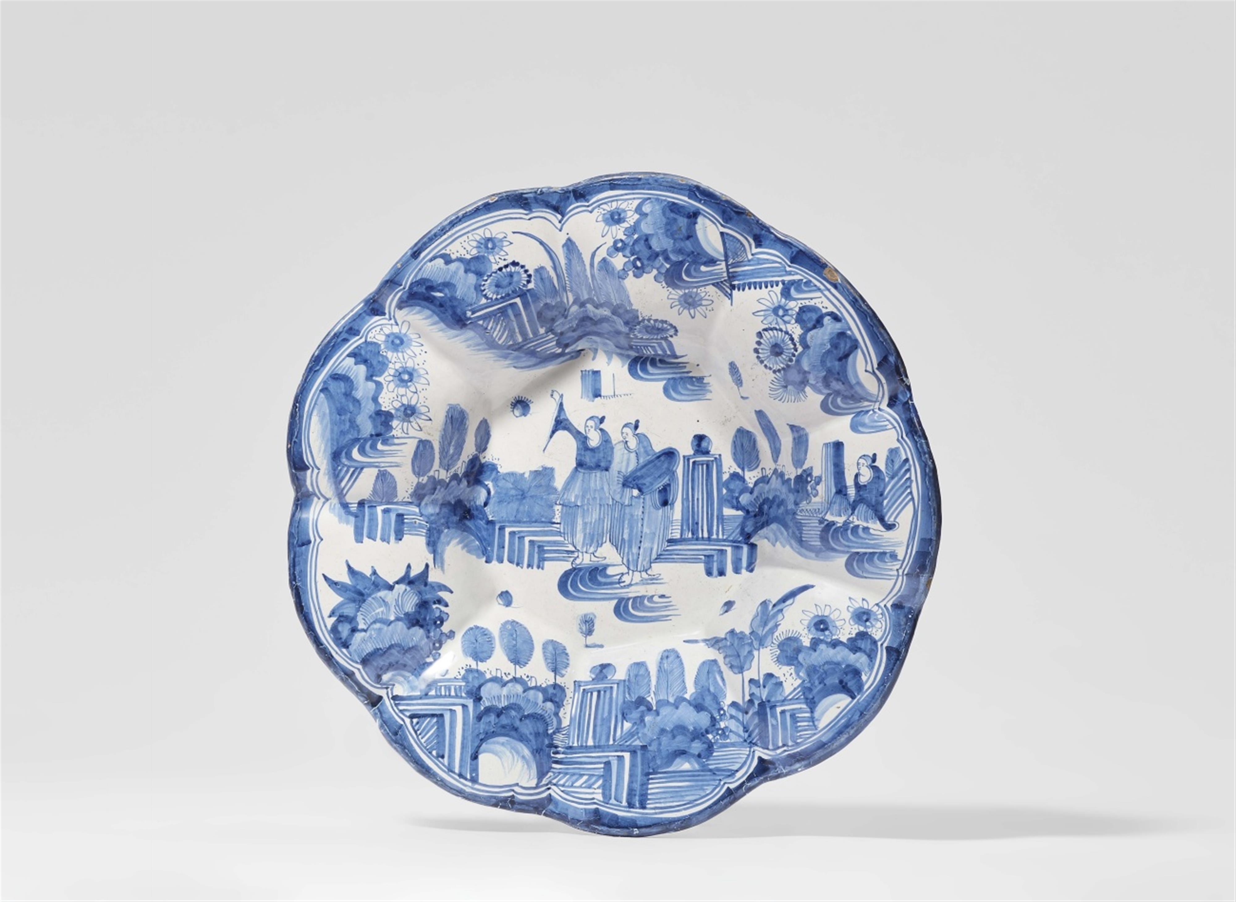 A Delftware chinoiserie dish - image-1