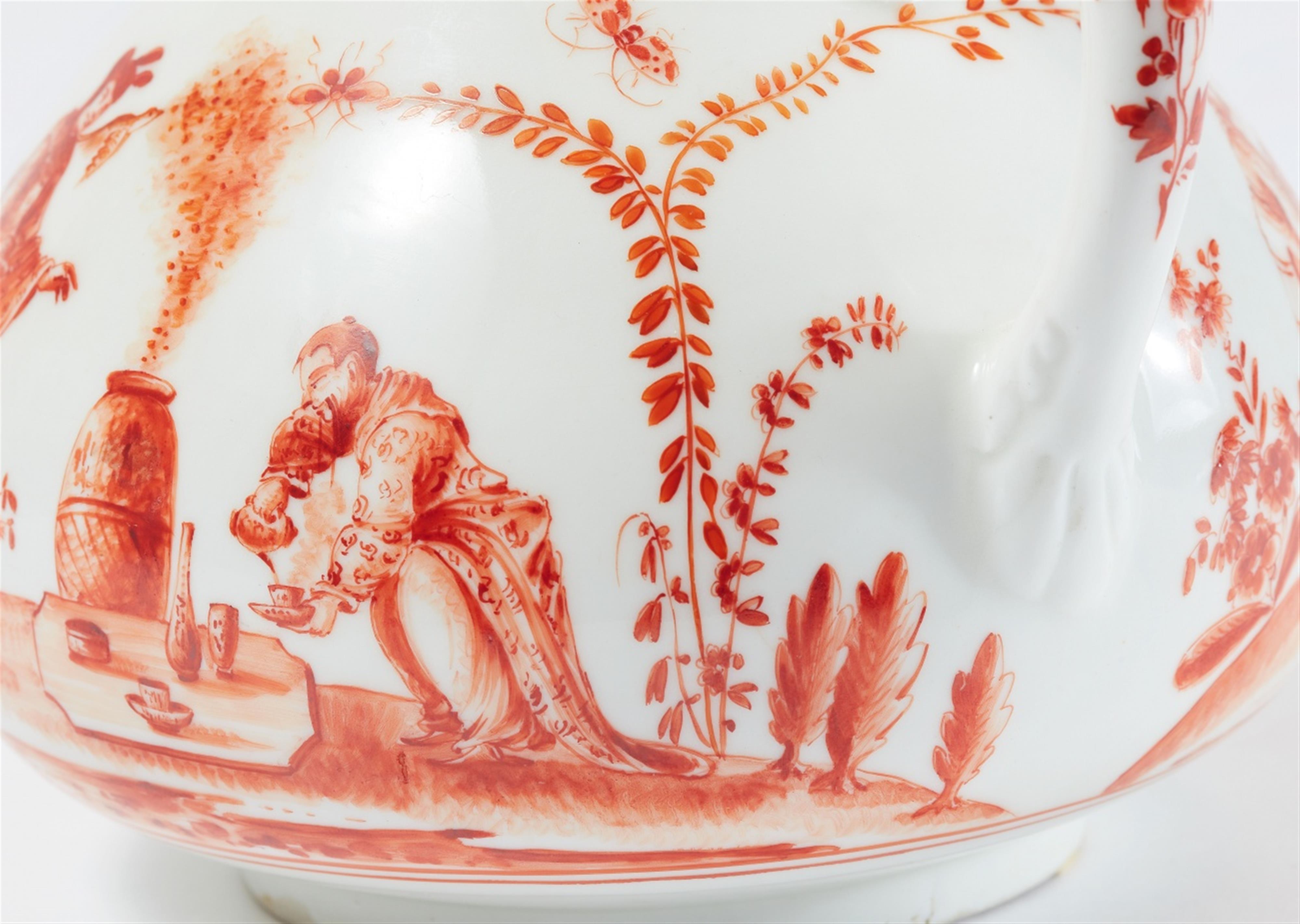 An early Meissen porcelain tea pot and cover by Johann Gregorius Hoeroldt - image-5