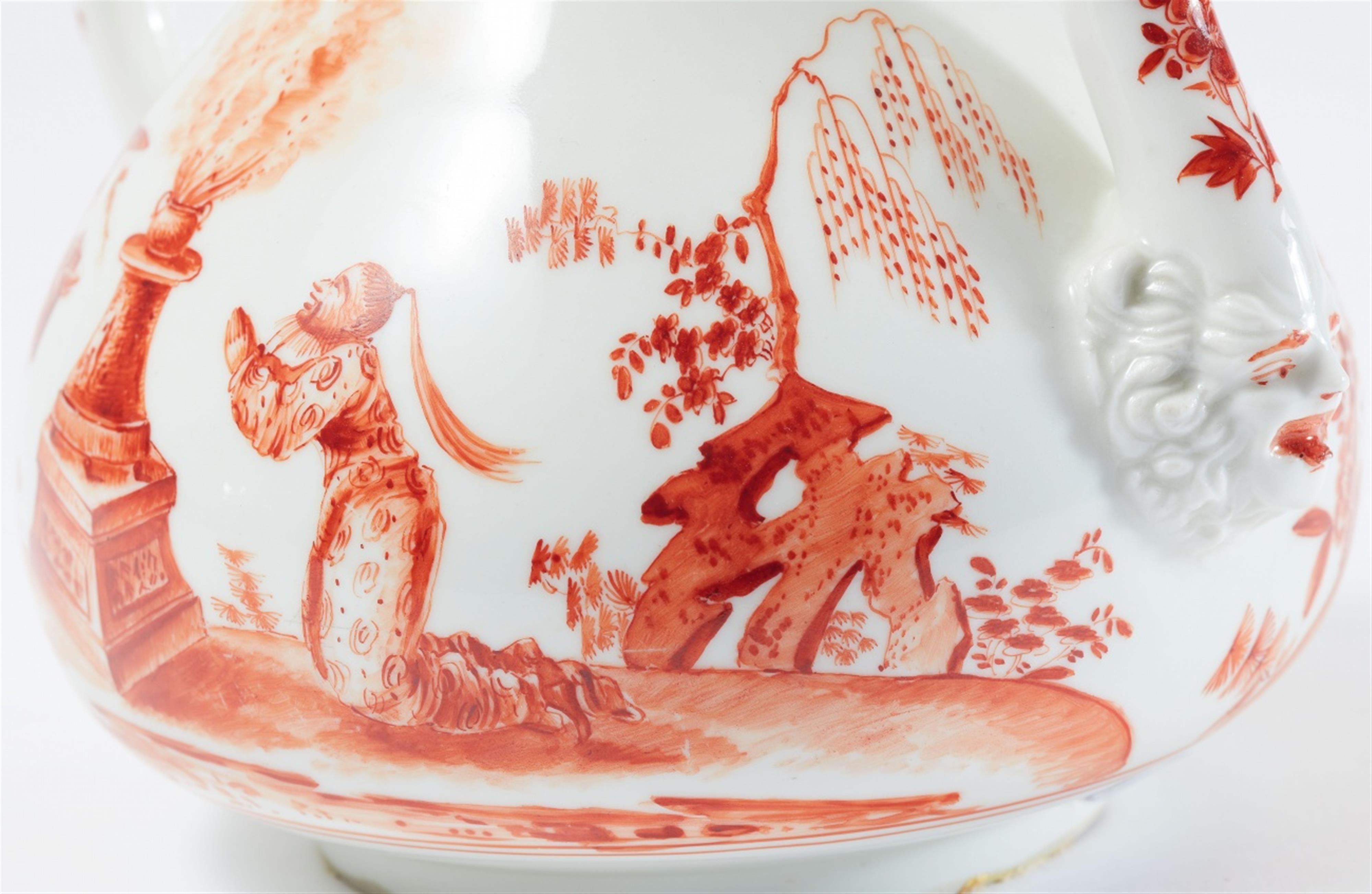 An early Meissen porcelain tea pot and cover by Johann Gregorius Hoeroldt - image-7
