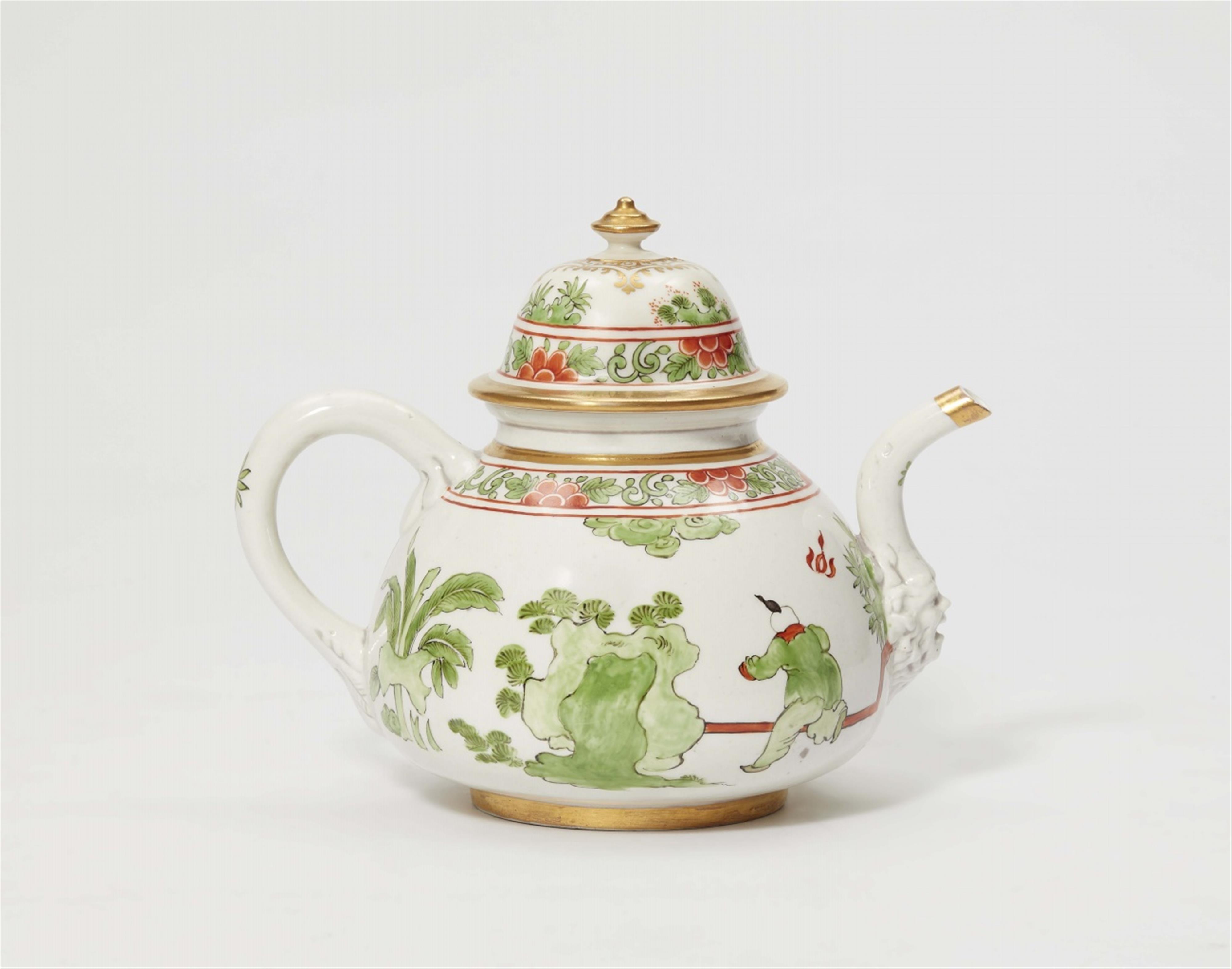 An important Meissen porcelain teapot with K.P.M. Mark and famille verte decor - image-2