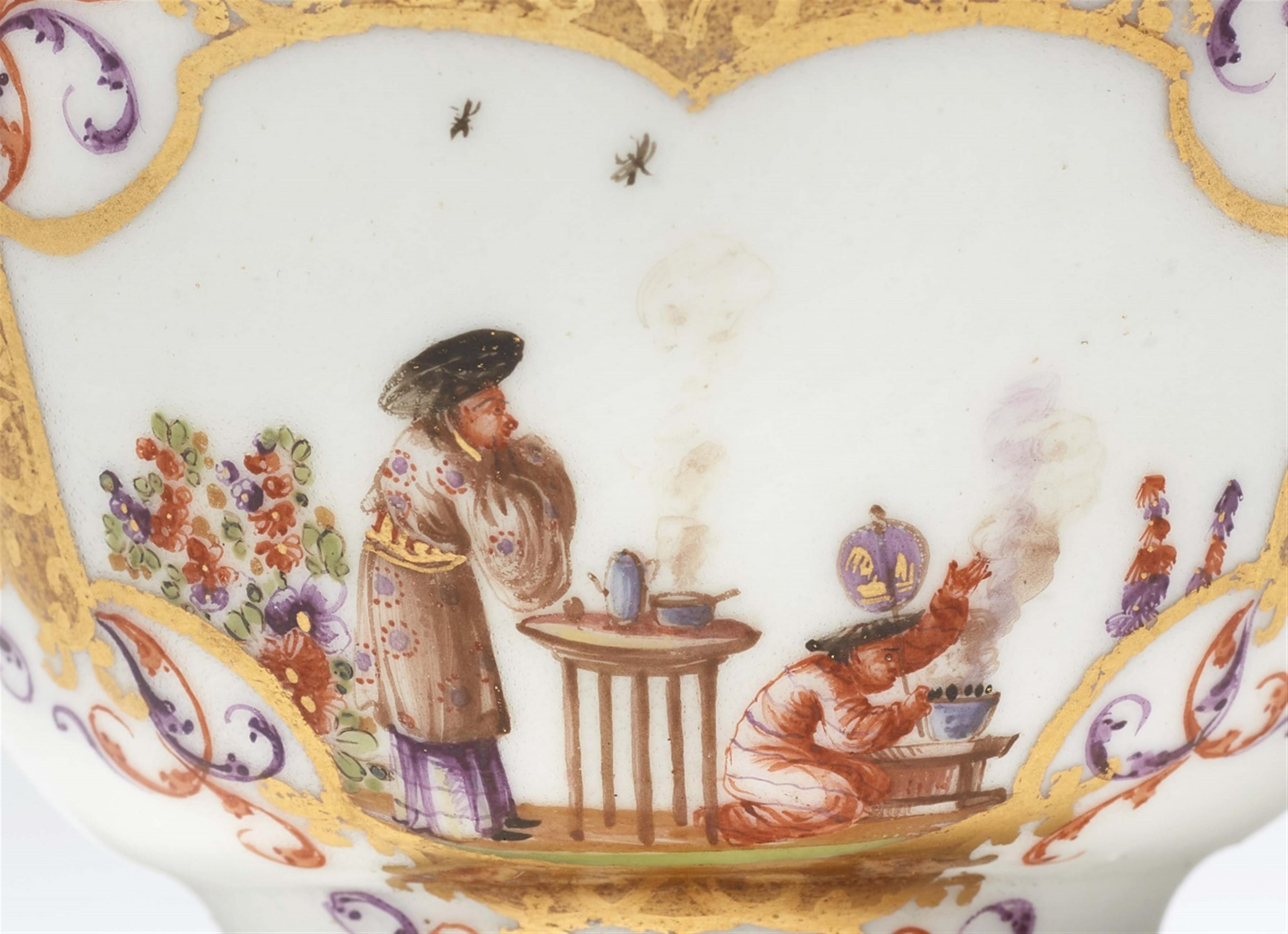 A Meissen porcelain tea bowl and saucer with chinoiseries - image-3