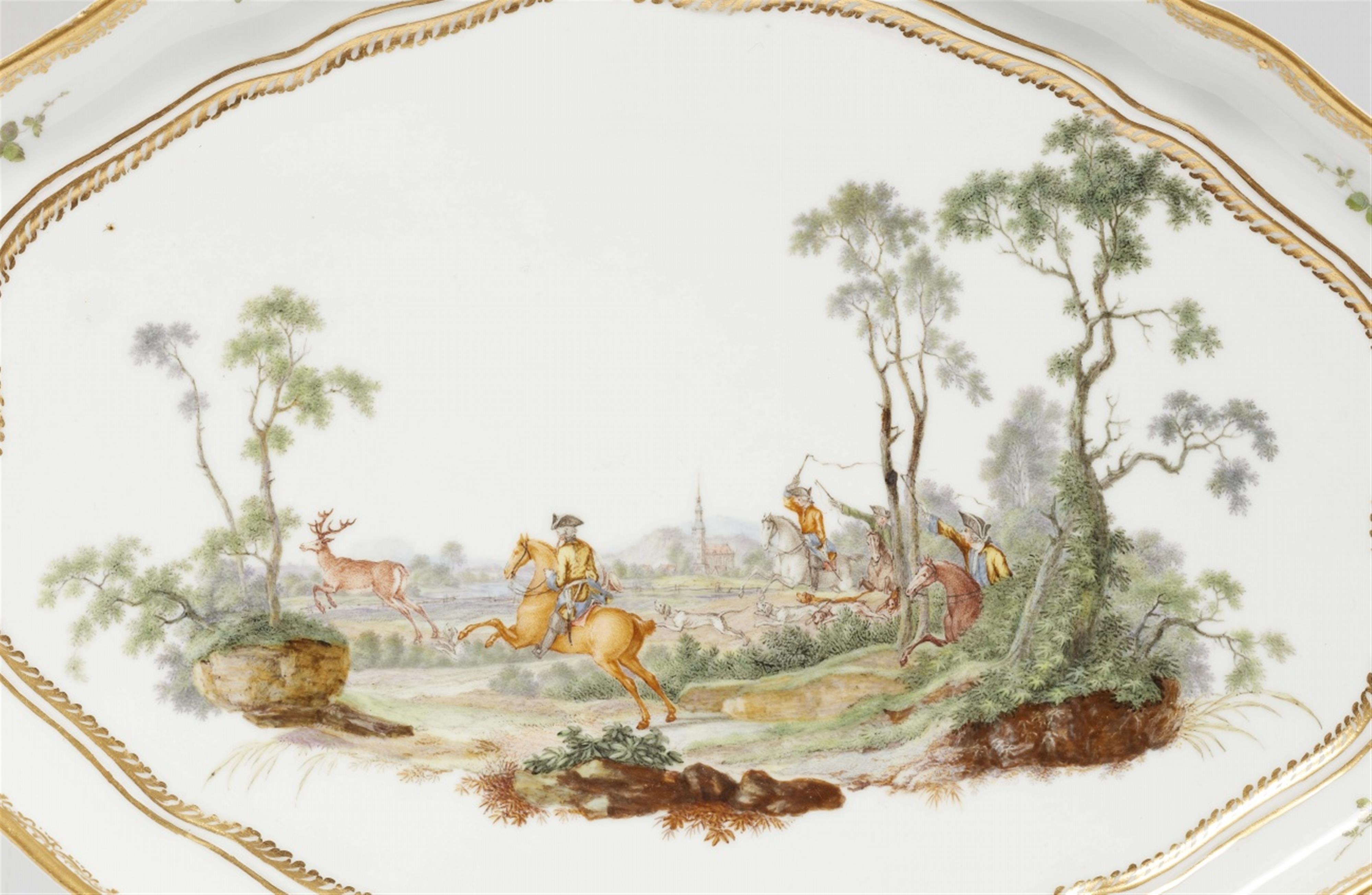 A Meissen porcelain solitaire with hunting scenes - image-3