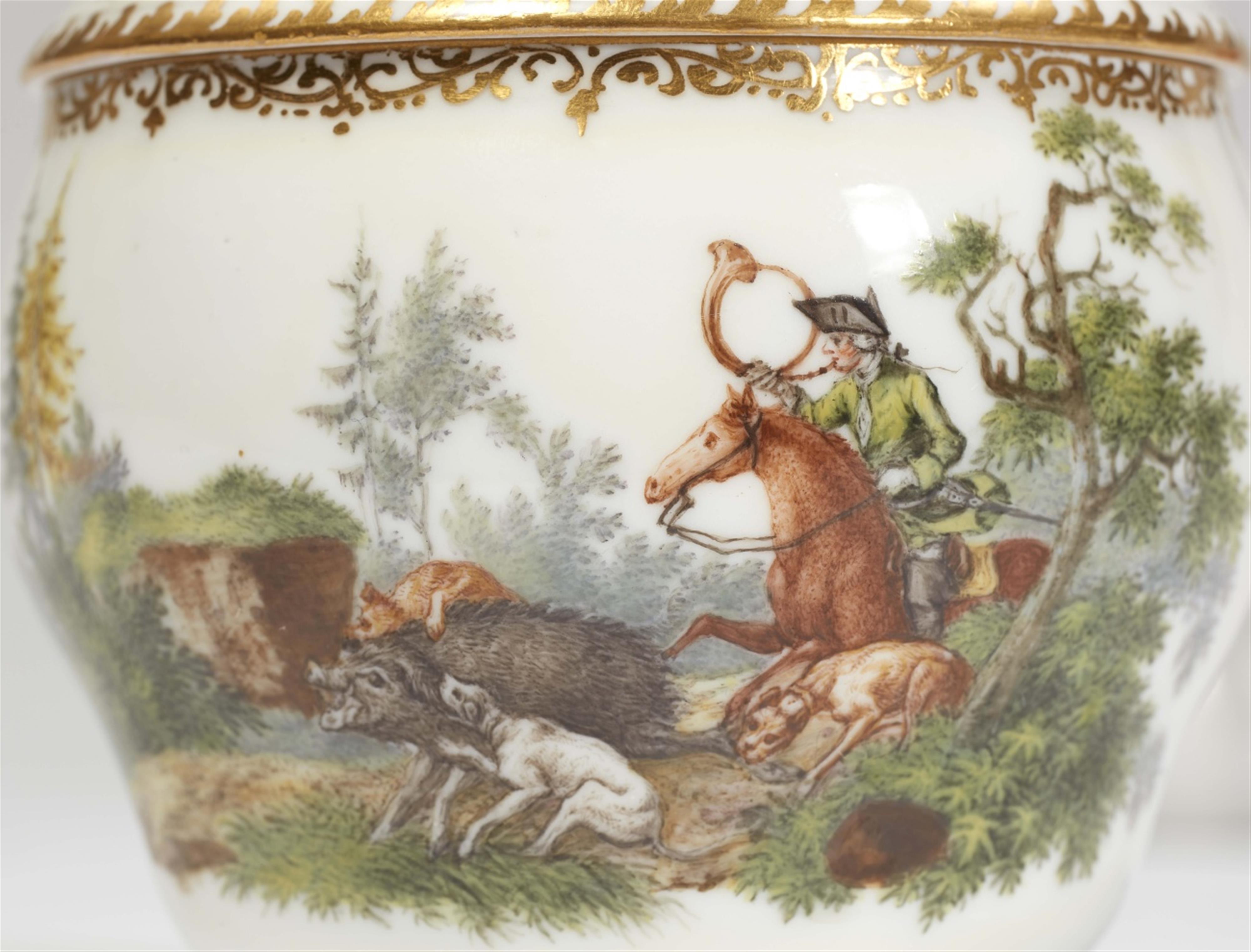 A Meissen porcelain solitaire with hunting scenes - image-10