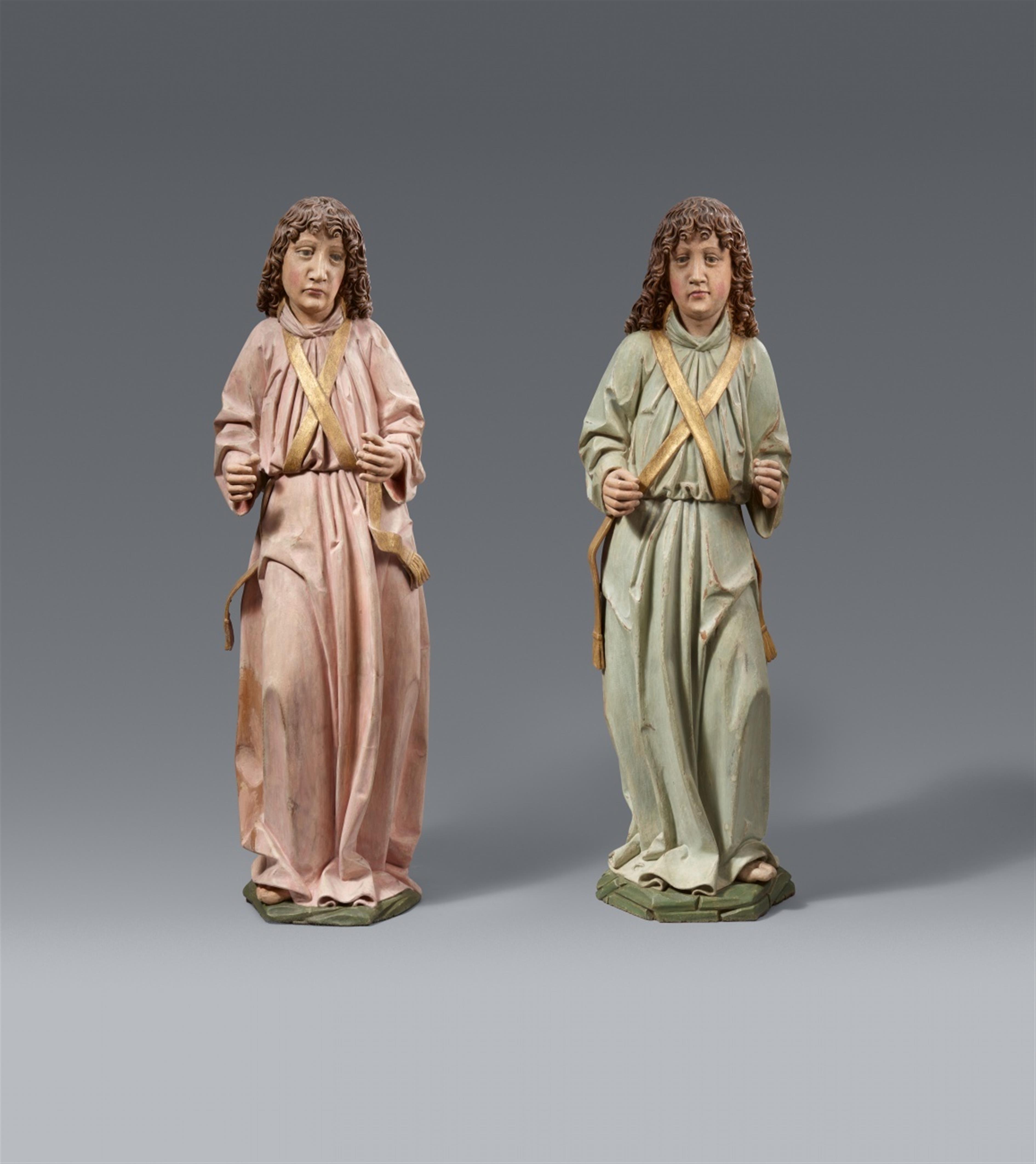 Probably Alpenländisch 2nd half 15th century - A pair of carved pinewood angels, presumably Alpine Region, second half 15th century - image-1