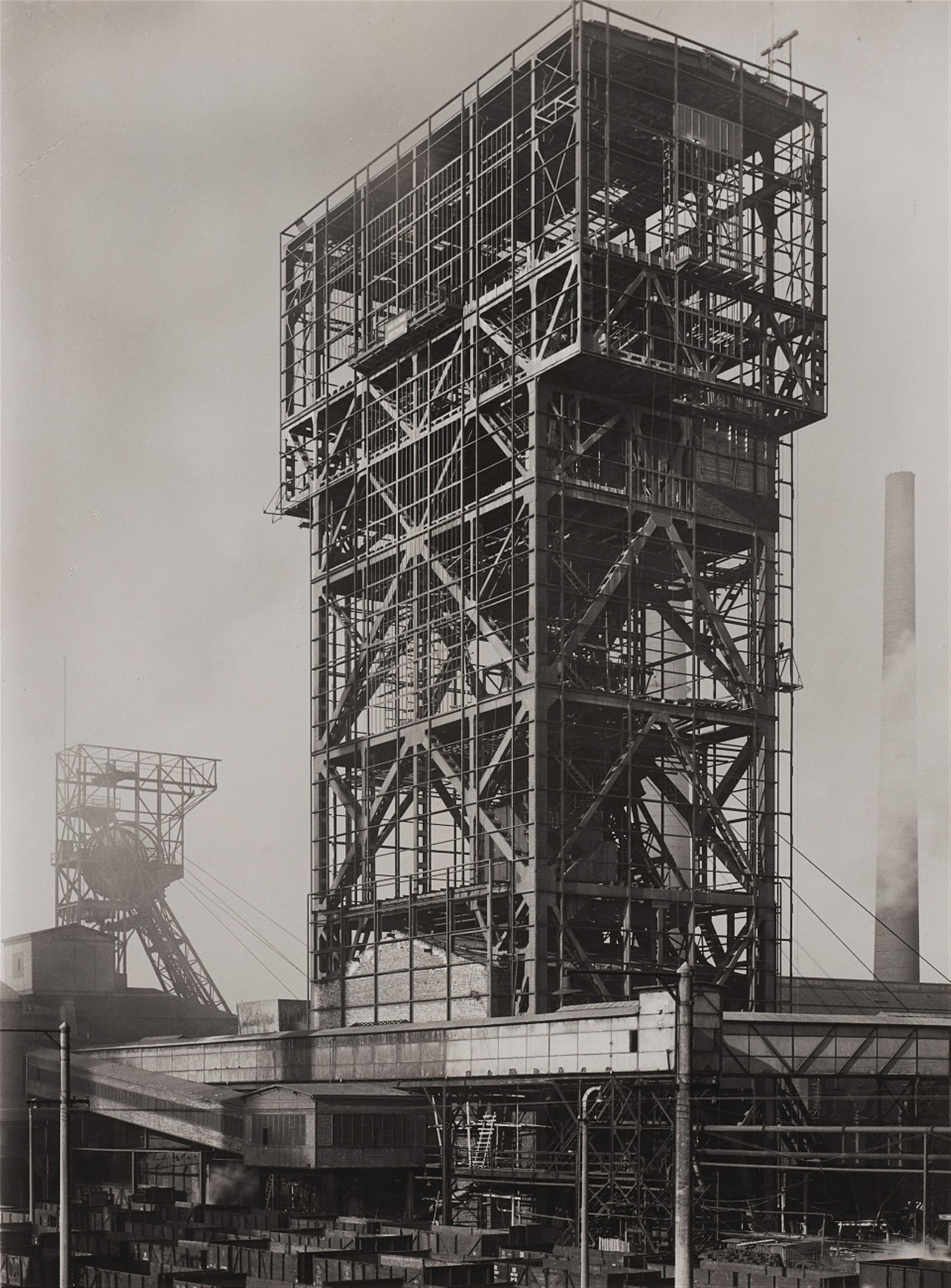 Albert Renger-Patzsch - Hammerhead winding tower, Heinrich Robert Colliery, Hamm - image-1