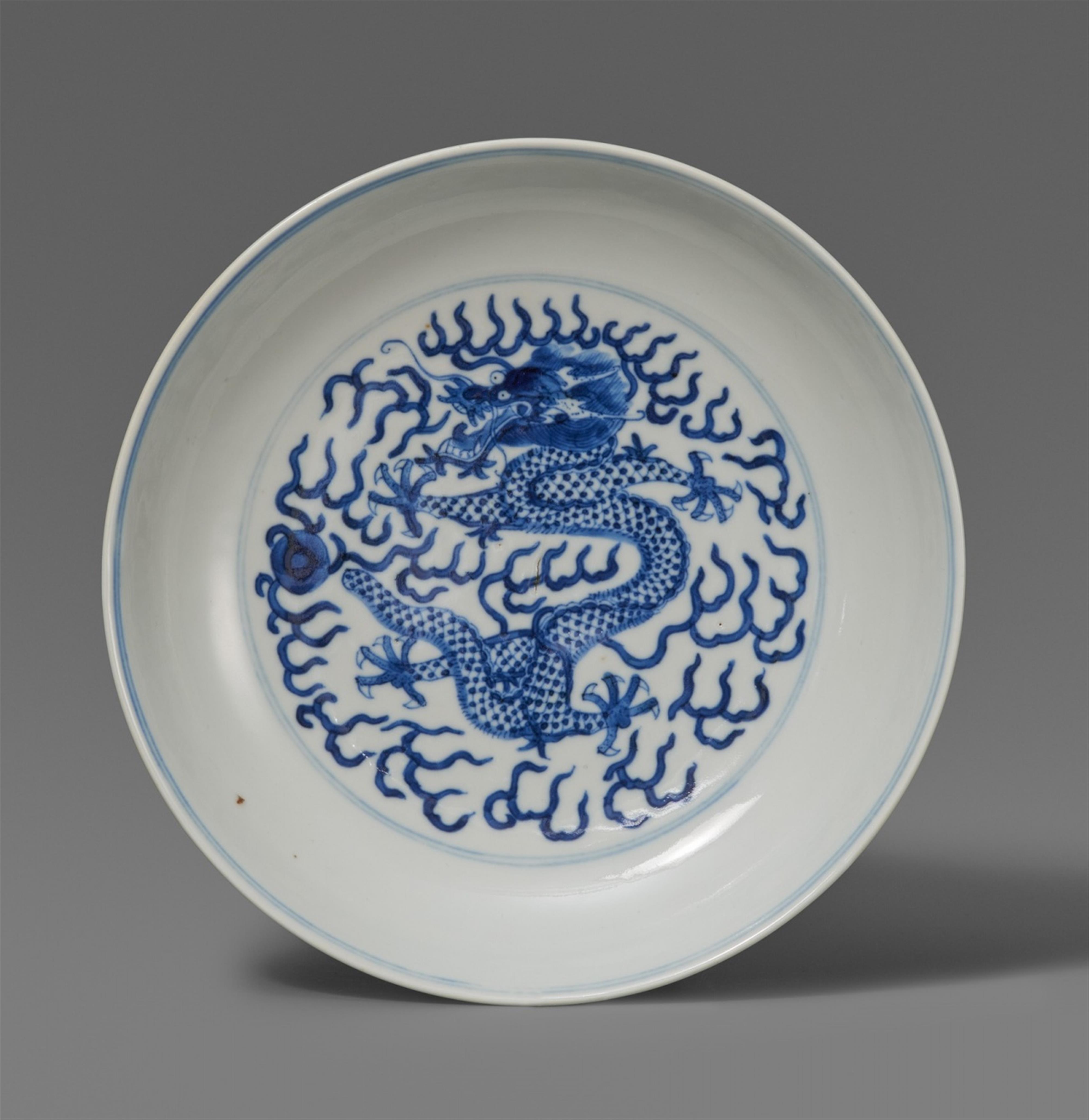 Blau-weiße Drachenschale. Guangxu-Periode (1875–1908) - image-1