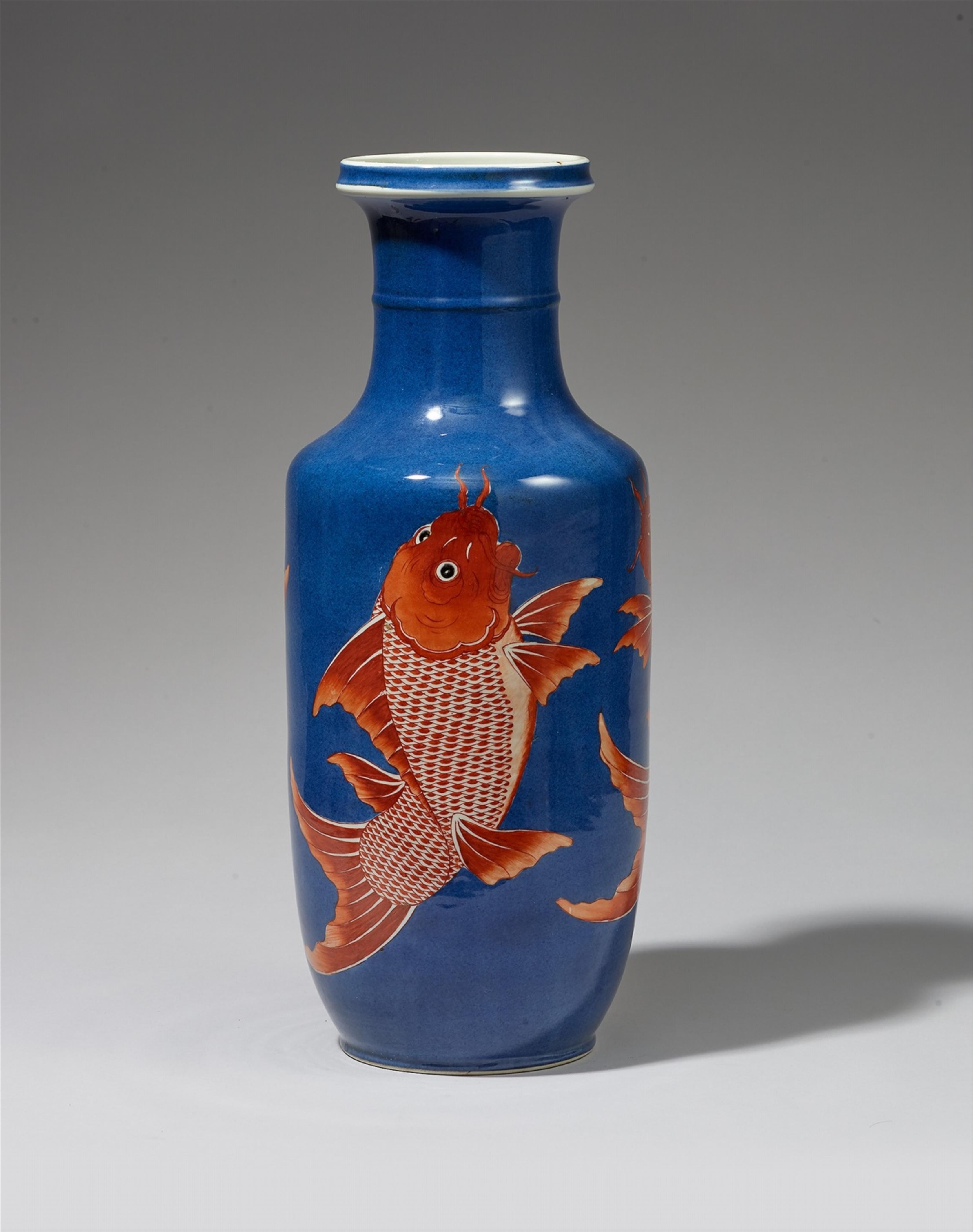 An iron-red decorated powder blue carp rouleau vase. Qing dynasty (1644-1911), 19th century - image-2