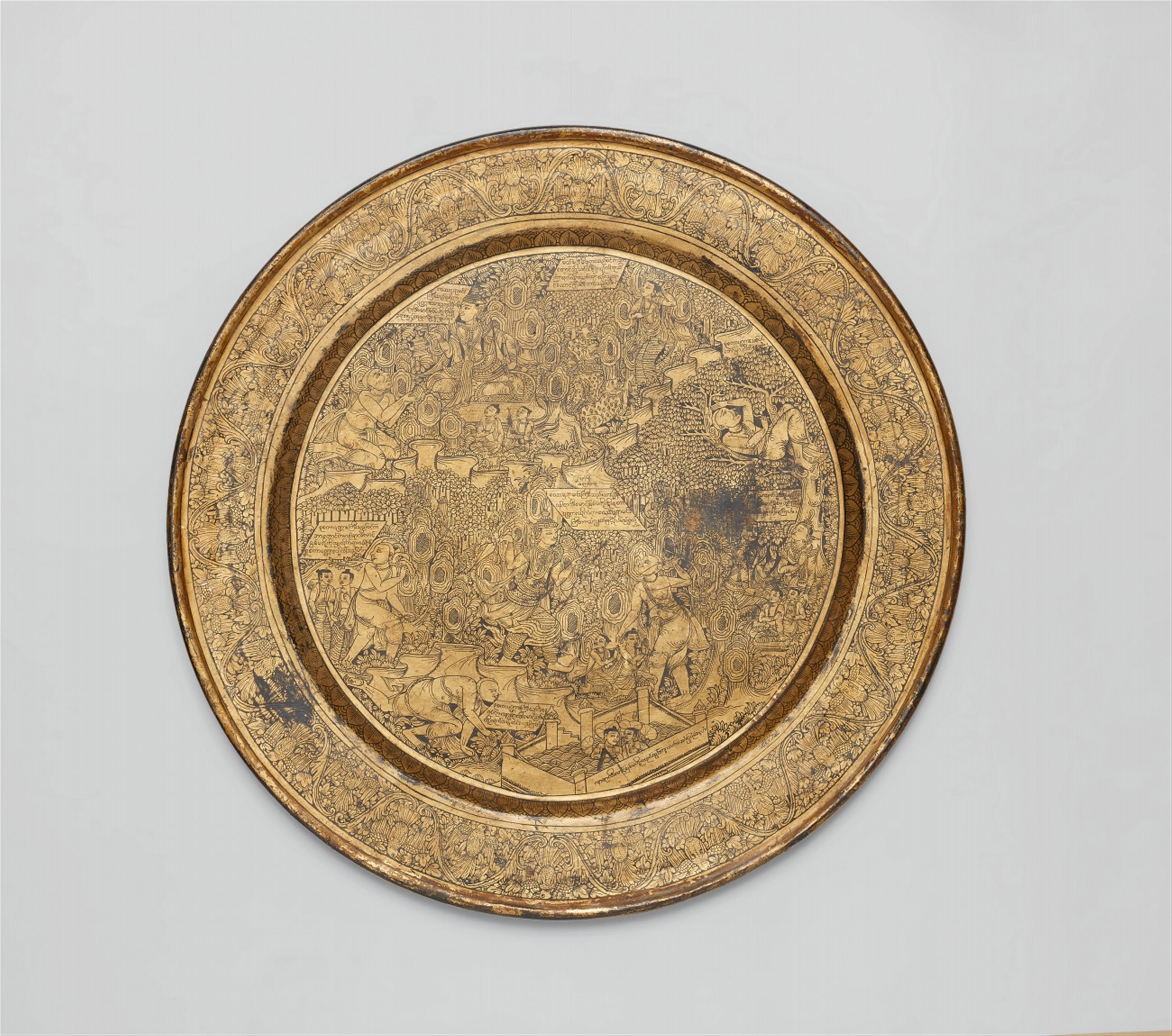A large Northern Thai gold-and-black lacquer plate. Late 19th century - image-1