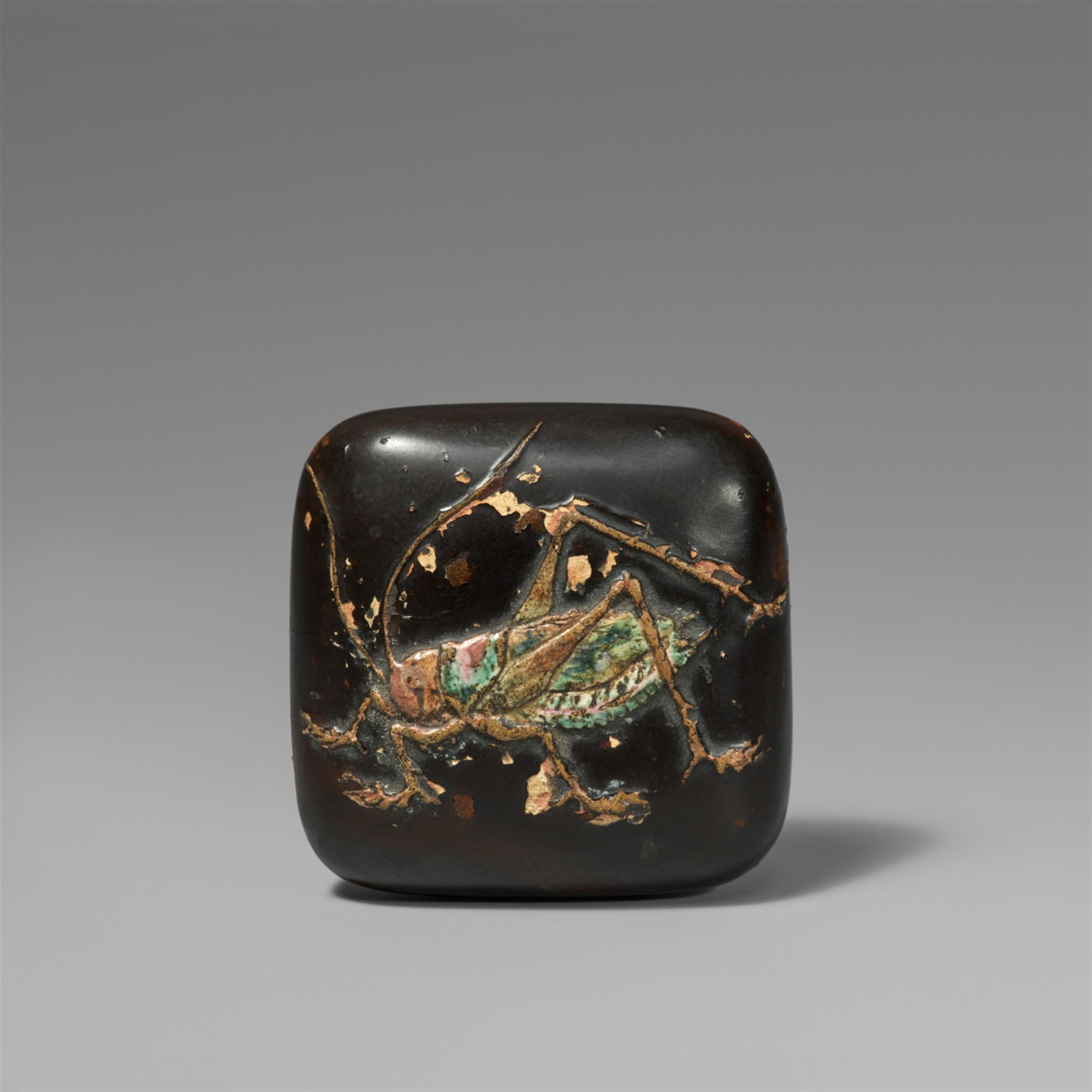 A lacquered and glazed earthenware manju. Mid-19th century - image-1