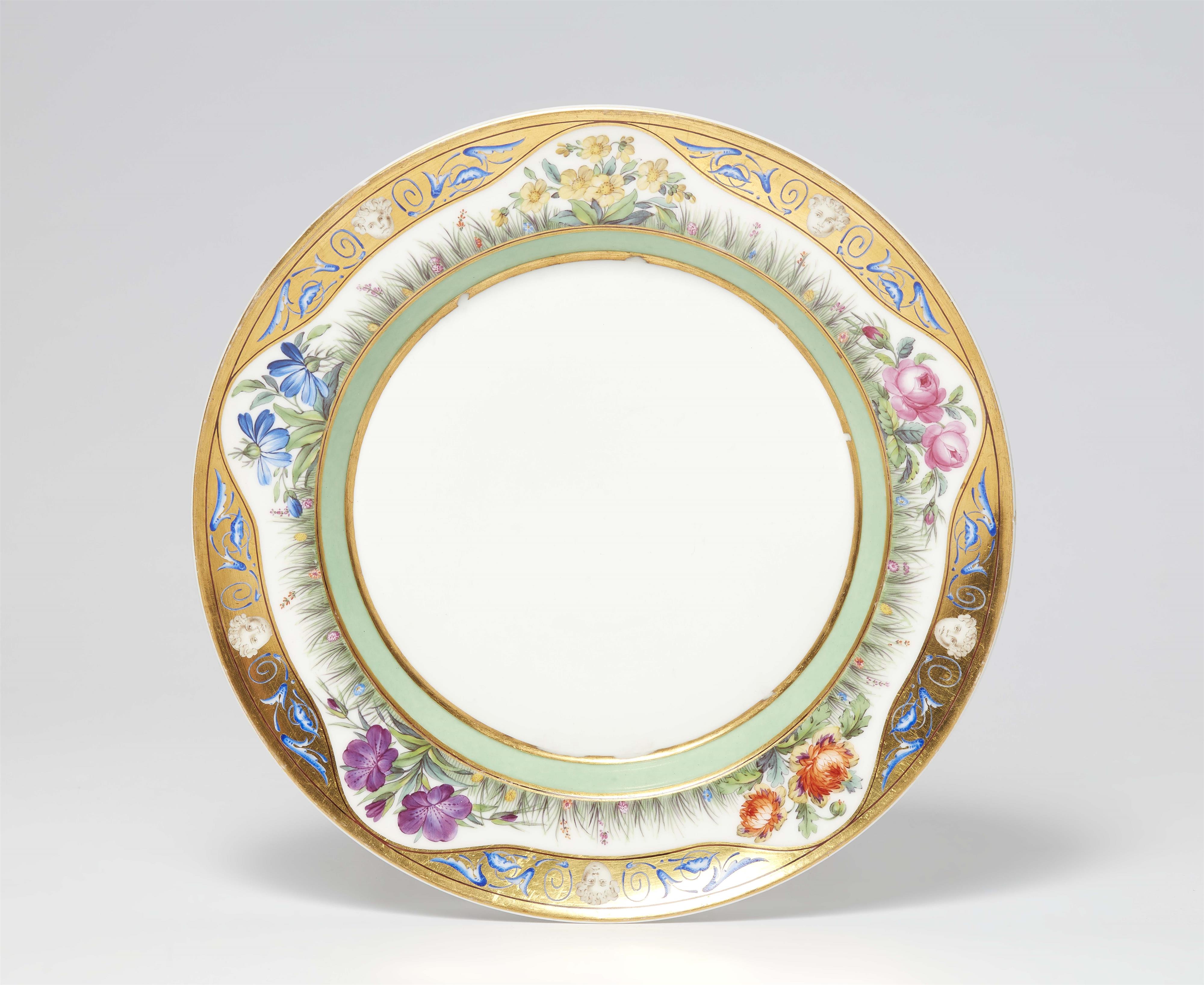 A Berlin KPM porcelain dinner plate from a service with "fleurs en terrasse" - image-1