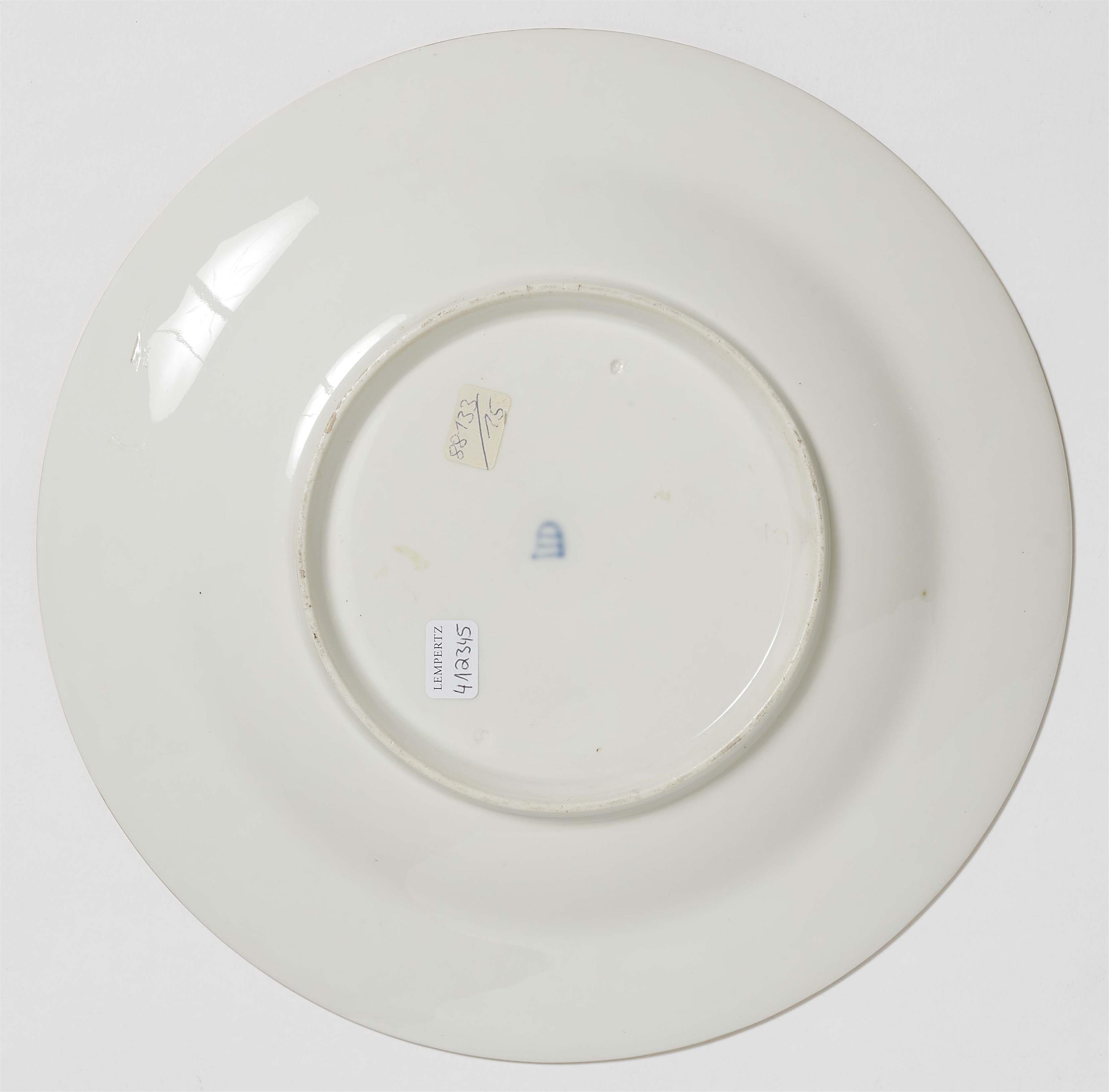 A Royal Vienna porcelain plate "Amor" - image-2