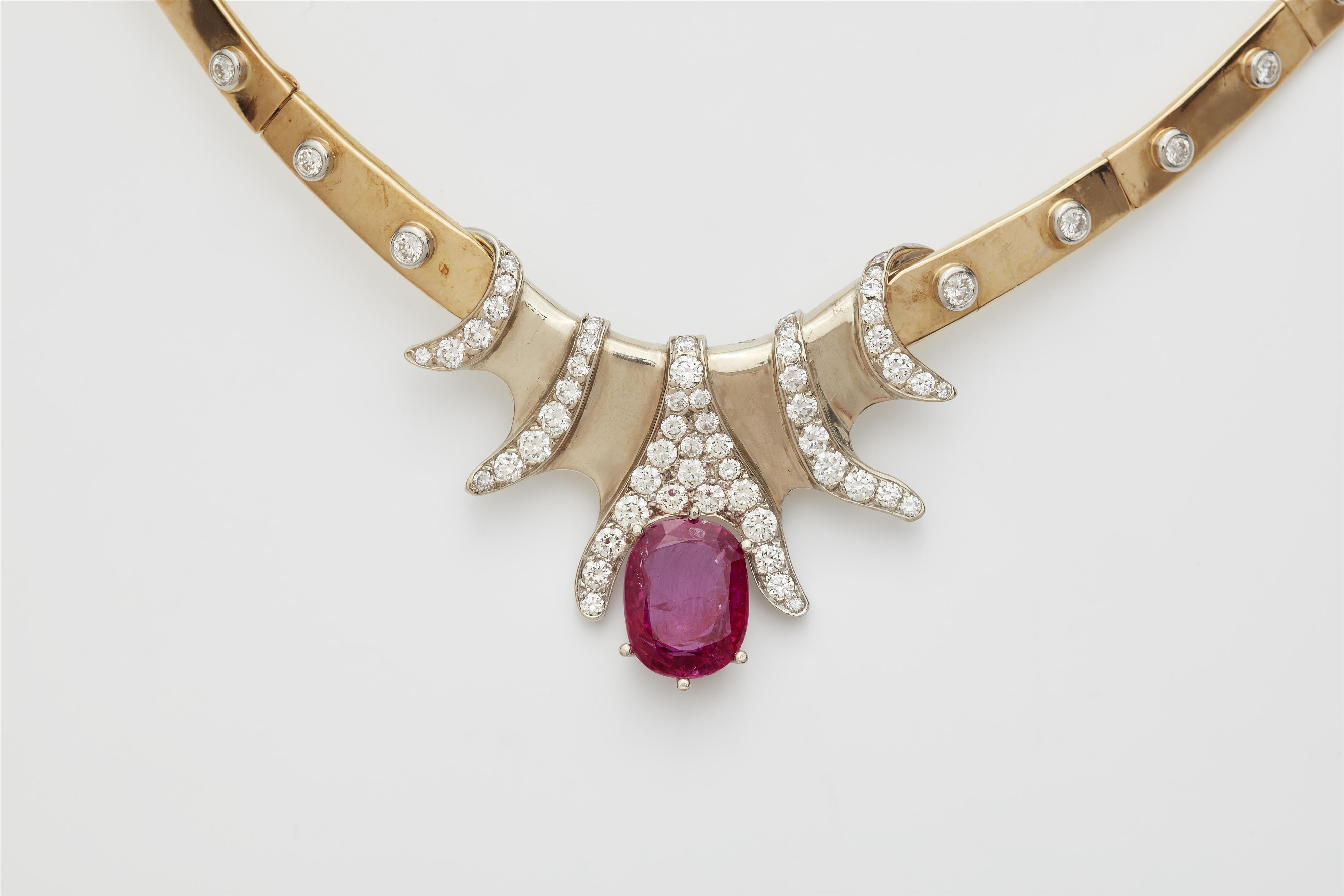 An Austrian 18k bicolour gold diamond necklace with an important natural Burmese ruby c. 6.5 ct. - image-2