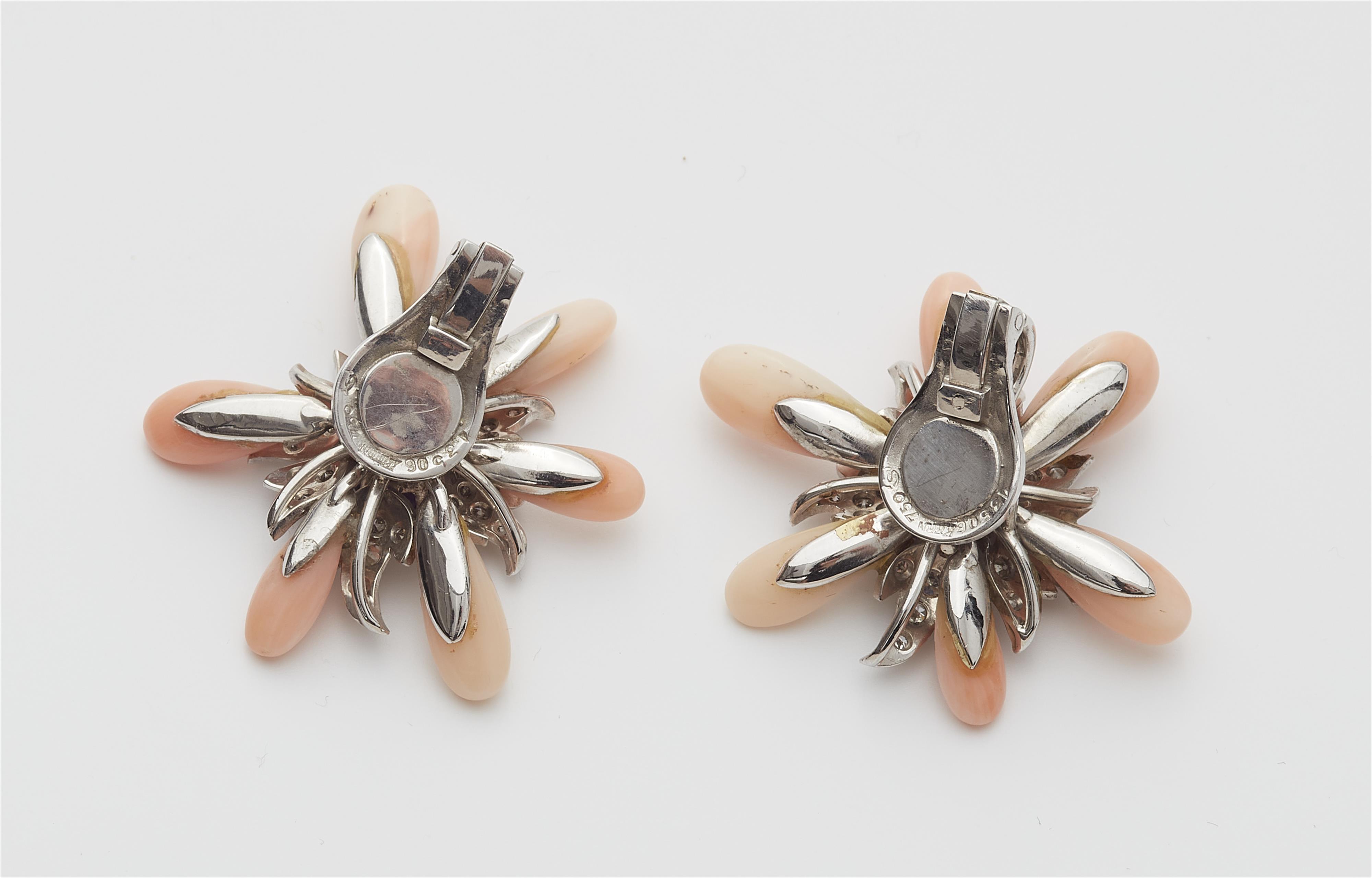 Paar Blüten-Ohrclips mit Amethysten - image-2