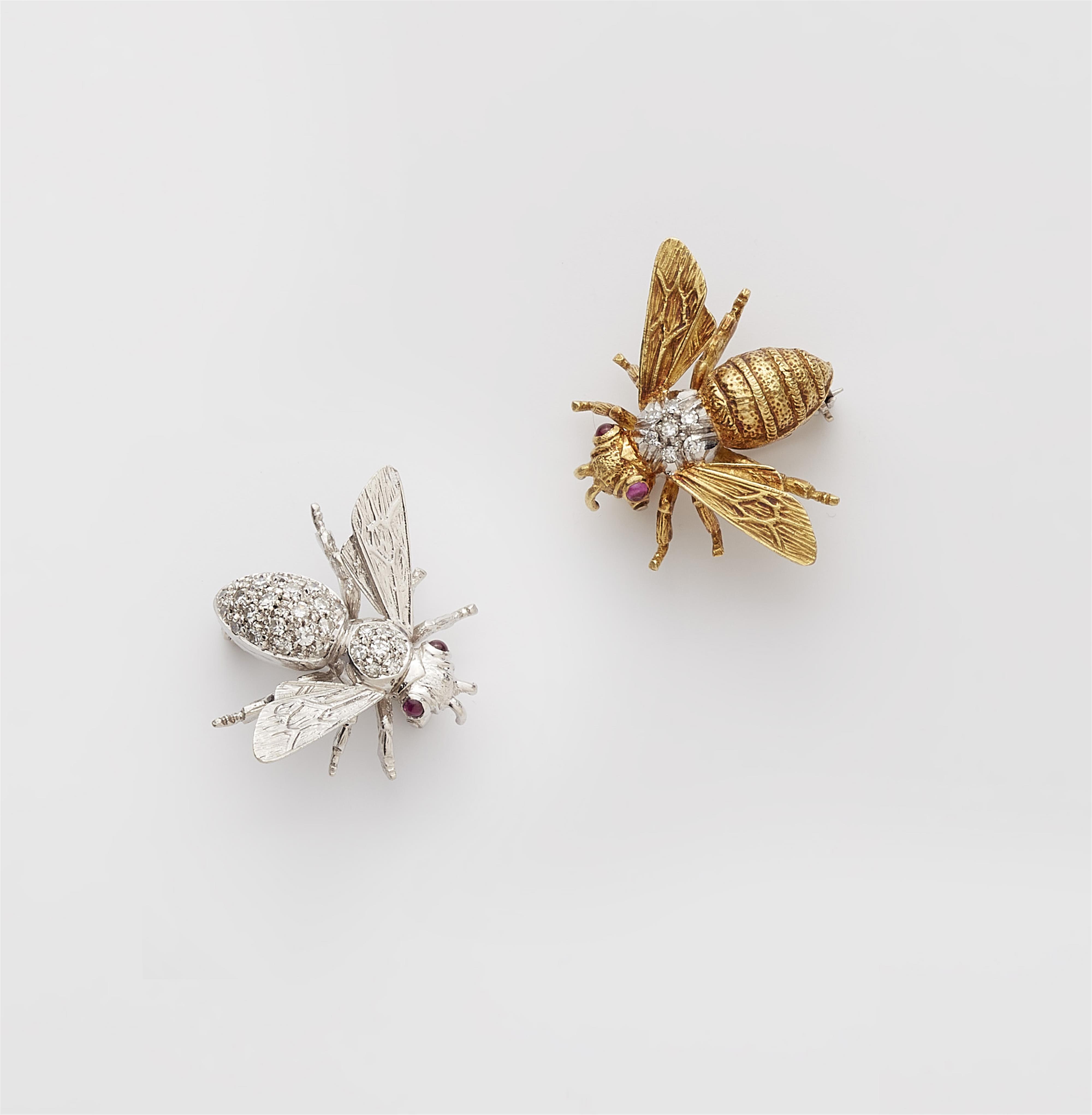 Zwei Bienenbroschen - image-1