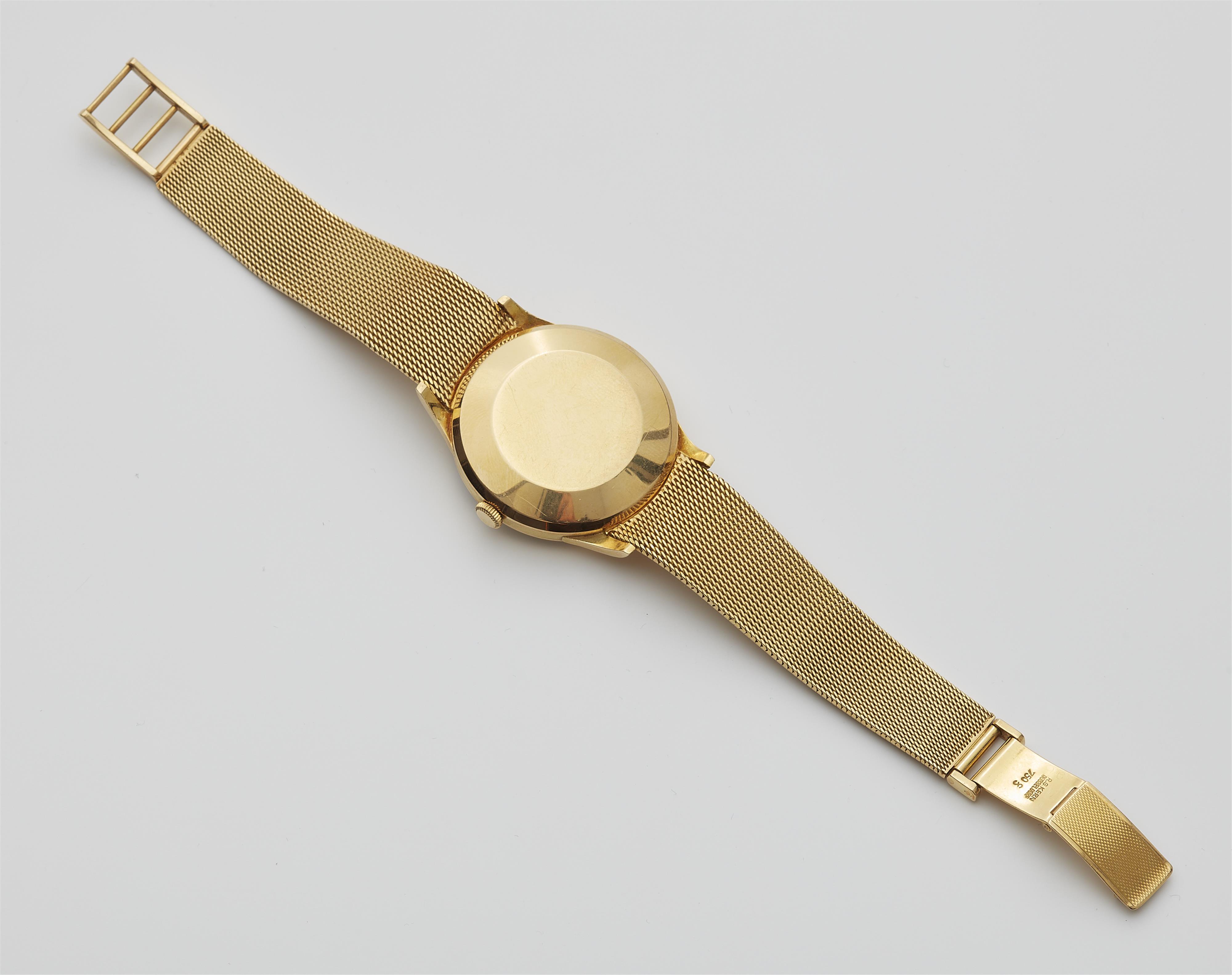 An 18k IWC automatic gentleman´s wristwatch with a René Kern bracelet. - image-3