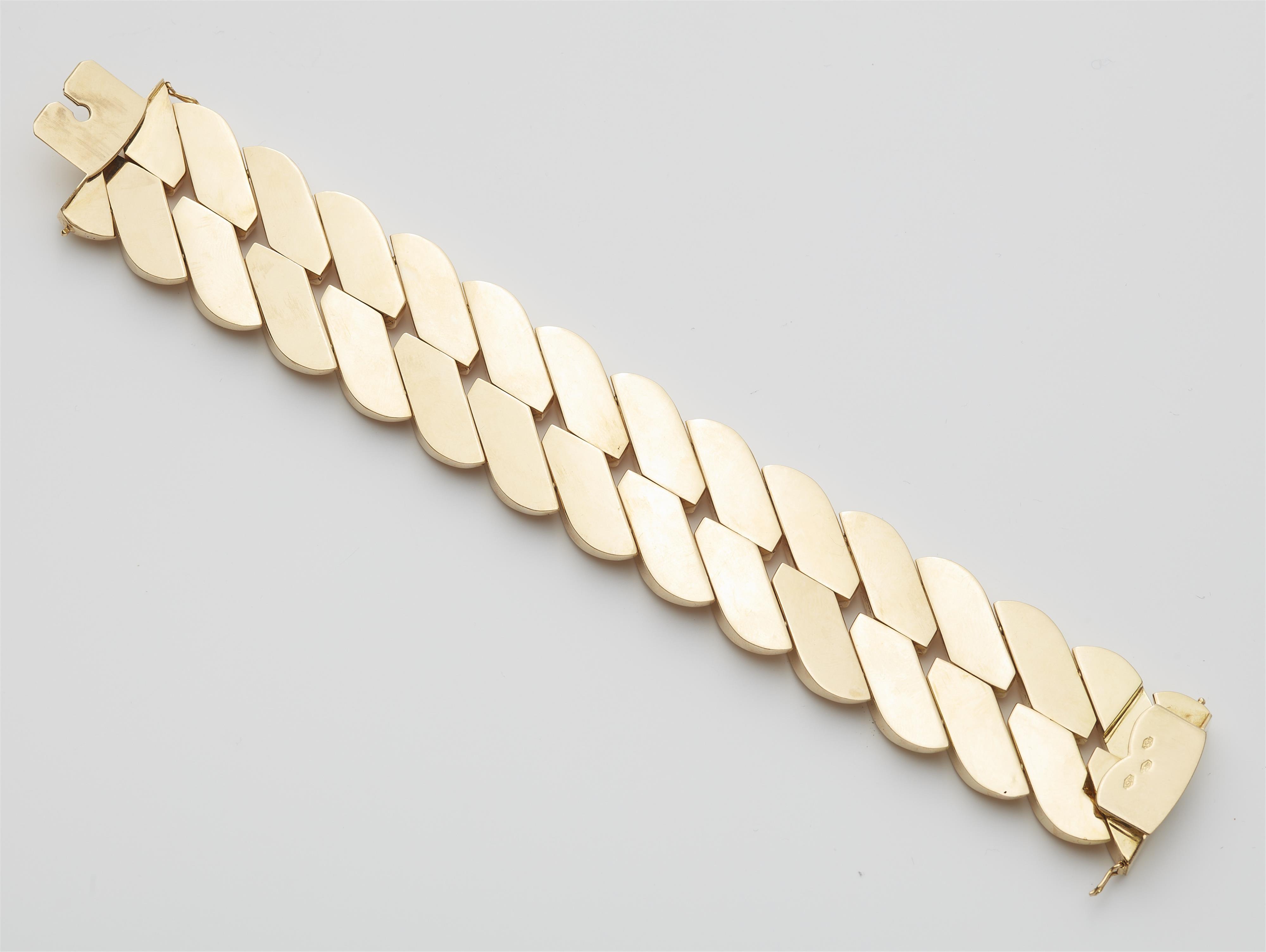 An Italian 18k gold chain bracelet. - image-2
