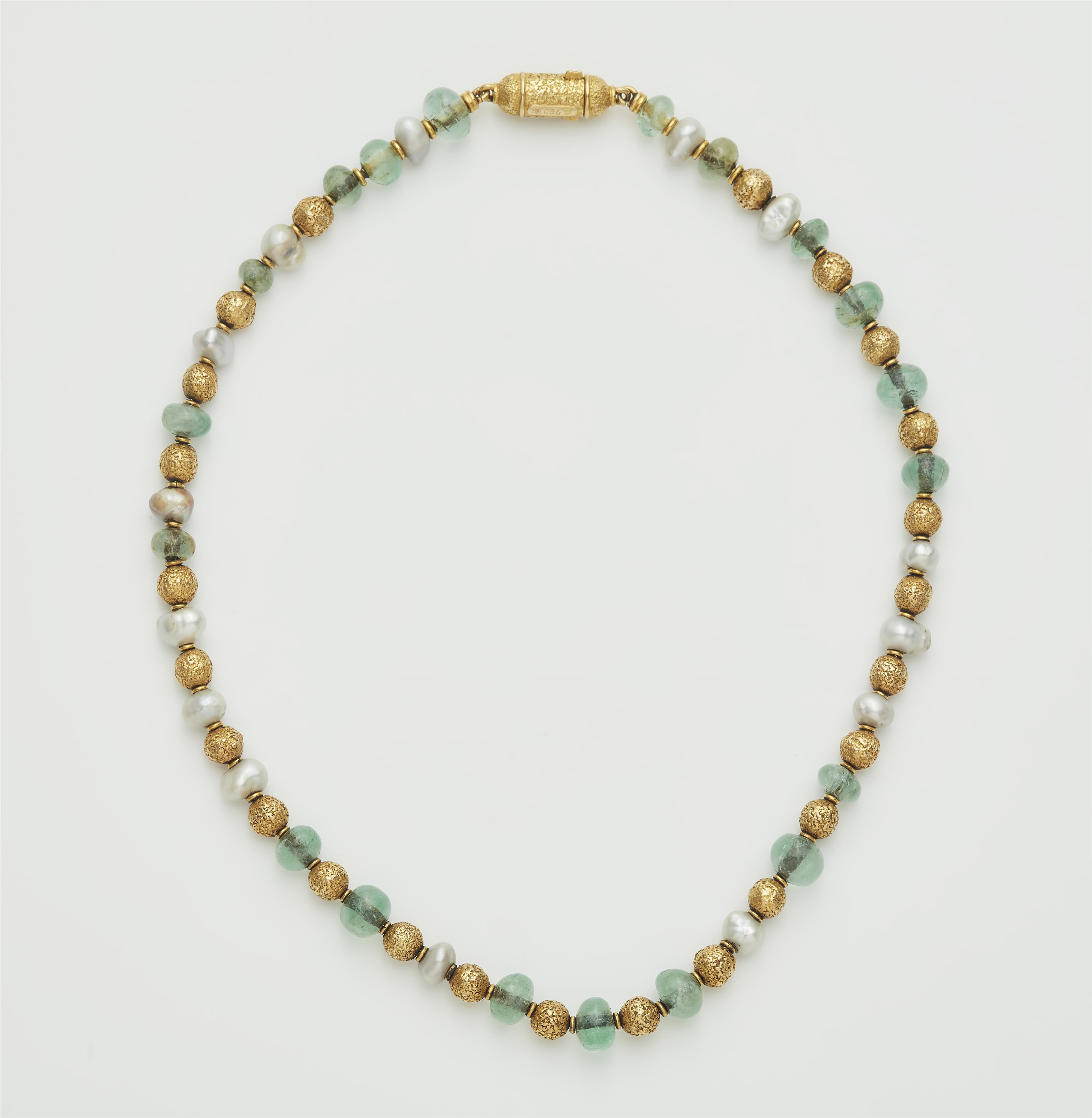 A German 18 k gold beryl and pearl necklace. - image-1
