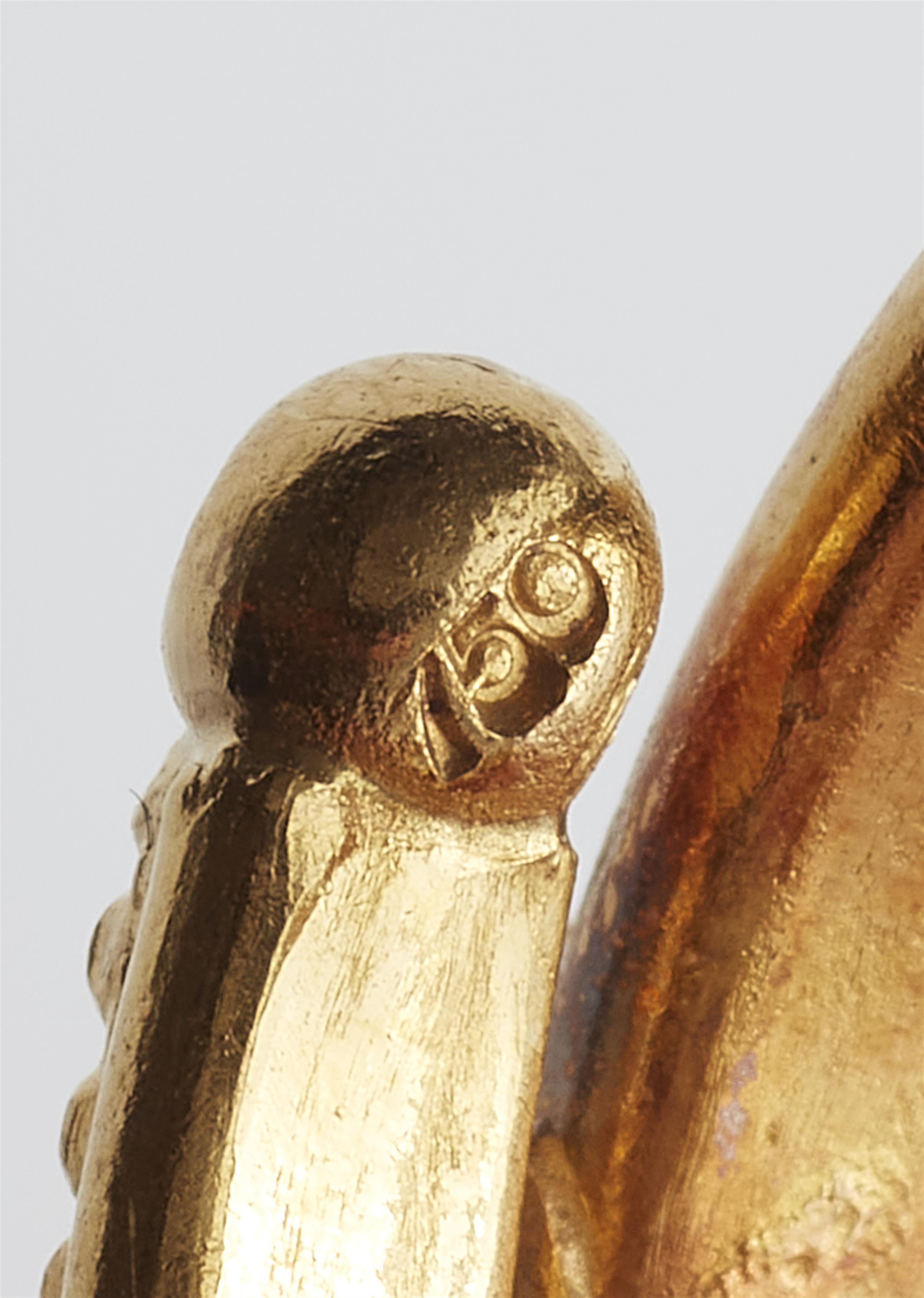 A Greek 18k gold ancient style ram's head ring. - image-3