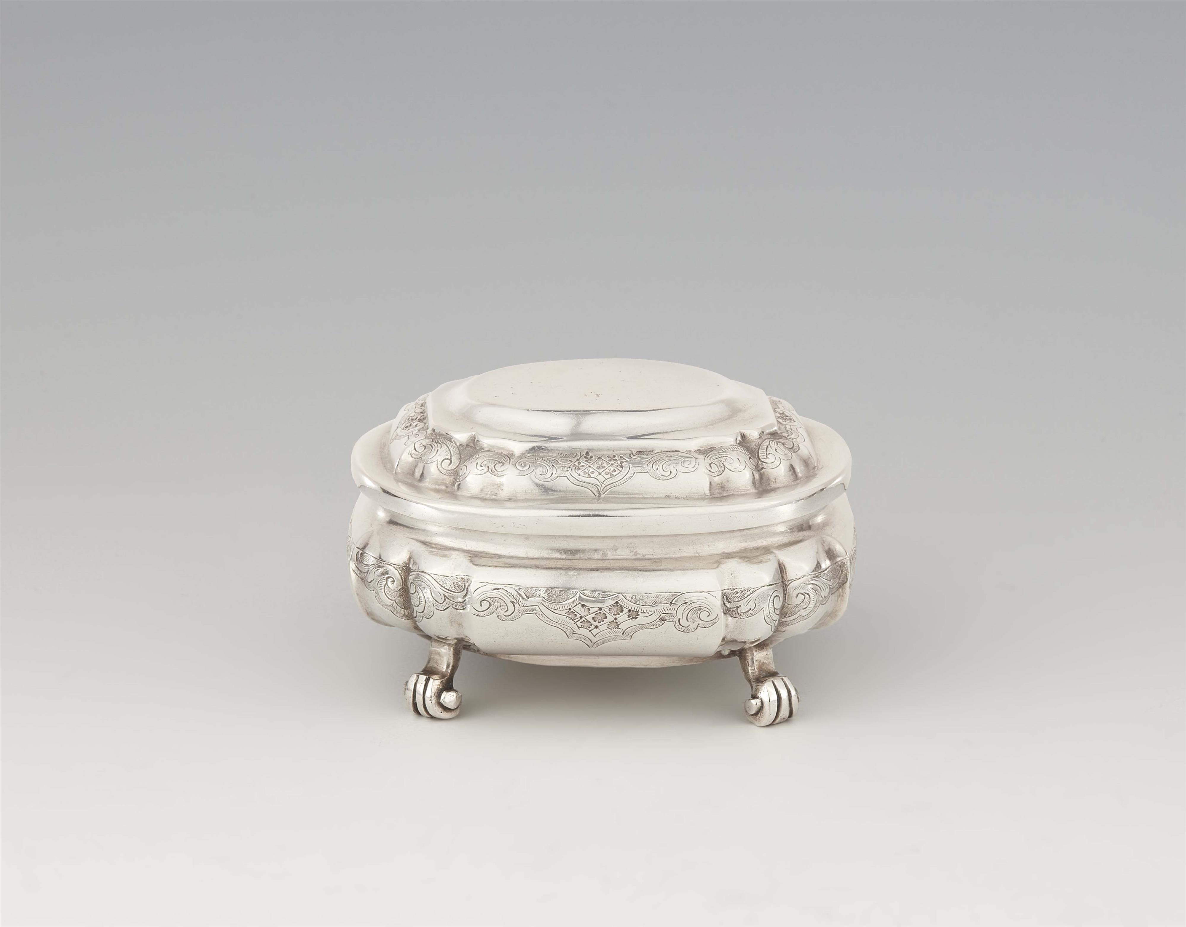 A small Régence silver box - image-1
