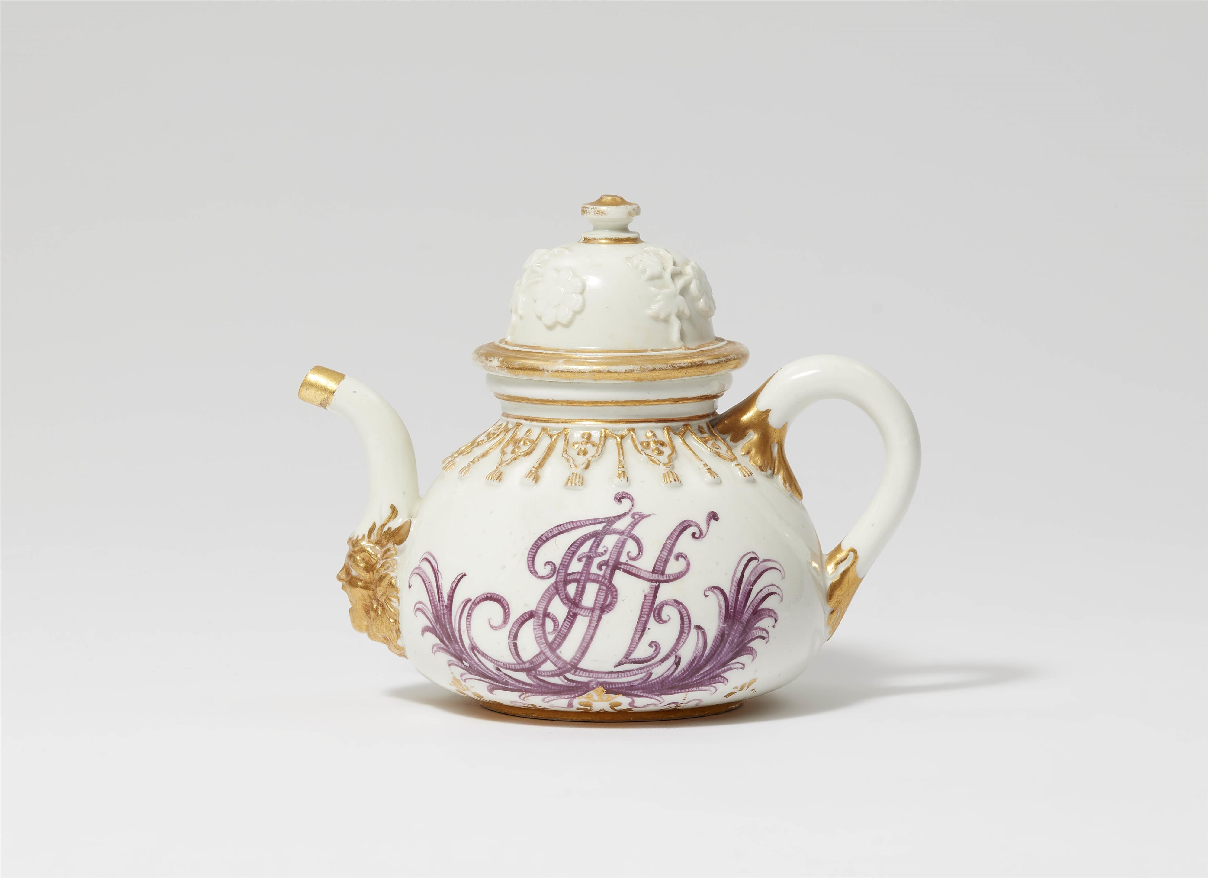 A Meissen porcelain teapot monogrammed JEH - image-1