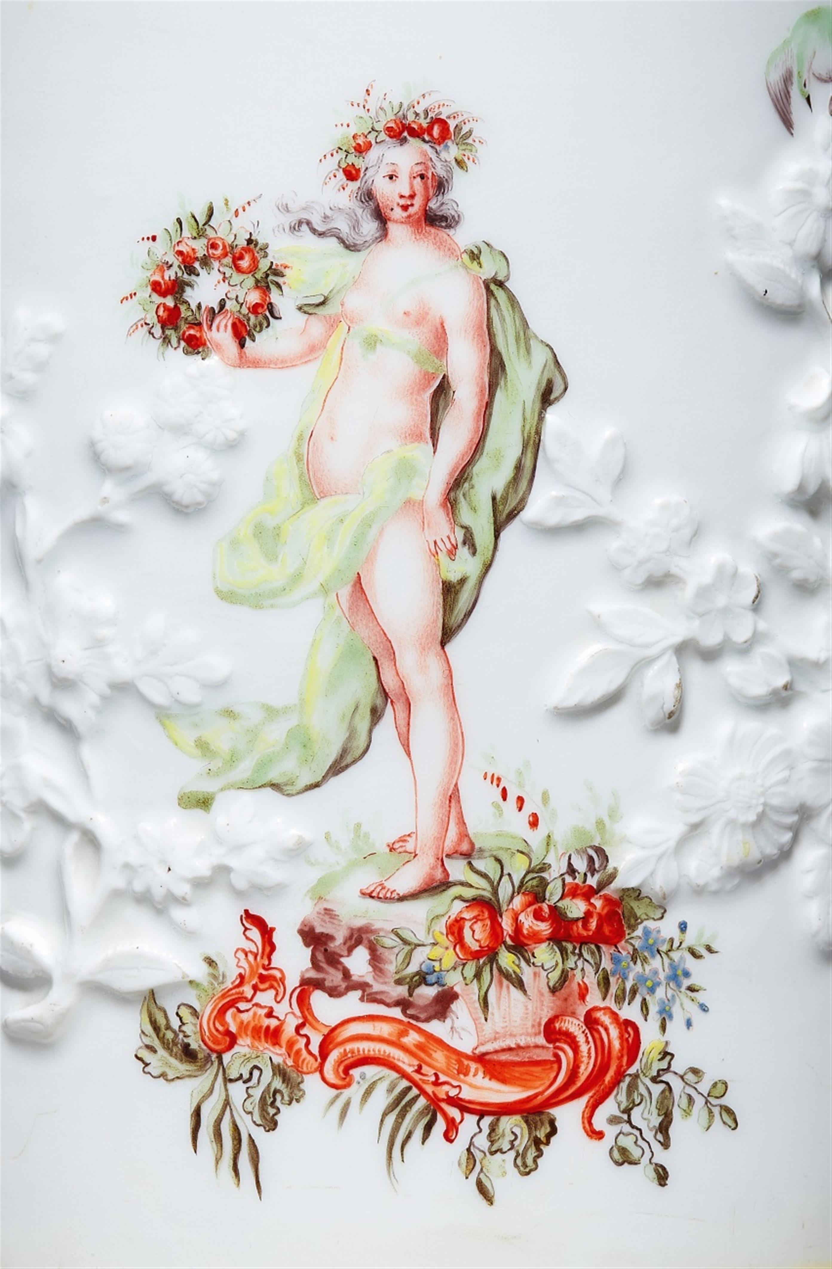 An important Meissen porcelain tankard with hausmaler decor - image-4