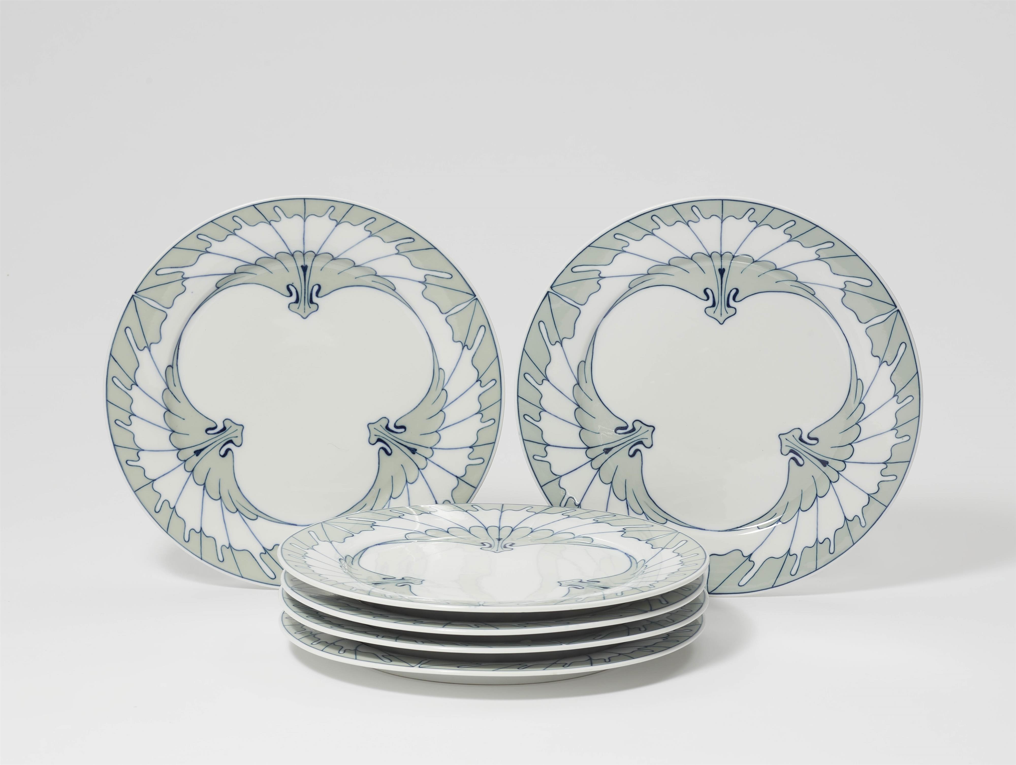 Six Meissen porcelain "Flügelmuster" plates - image-2