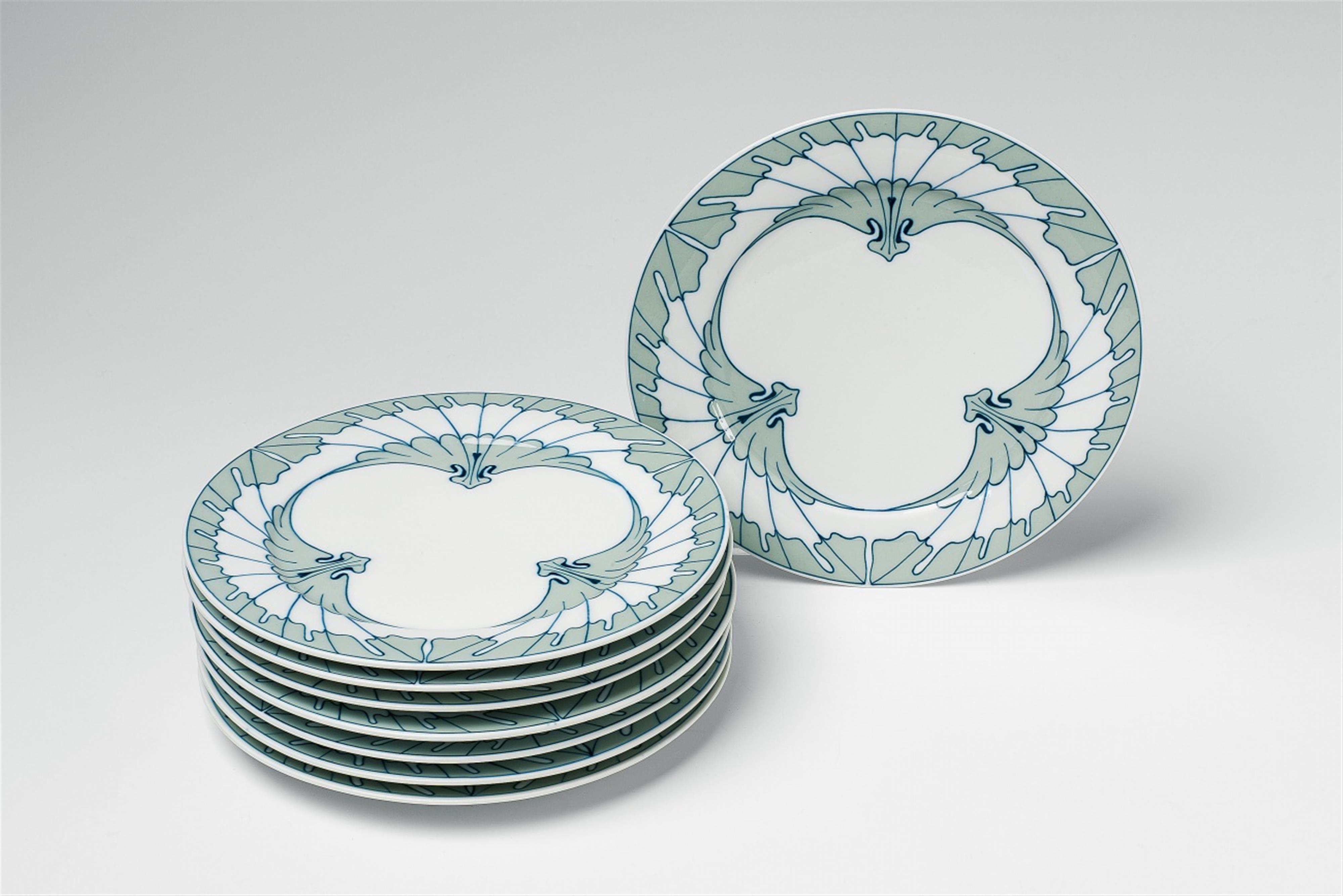 Six Meissen porcelain "Flügelmuster" plates - image-1