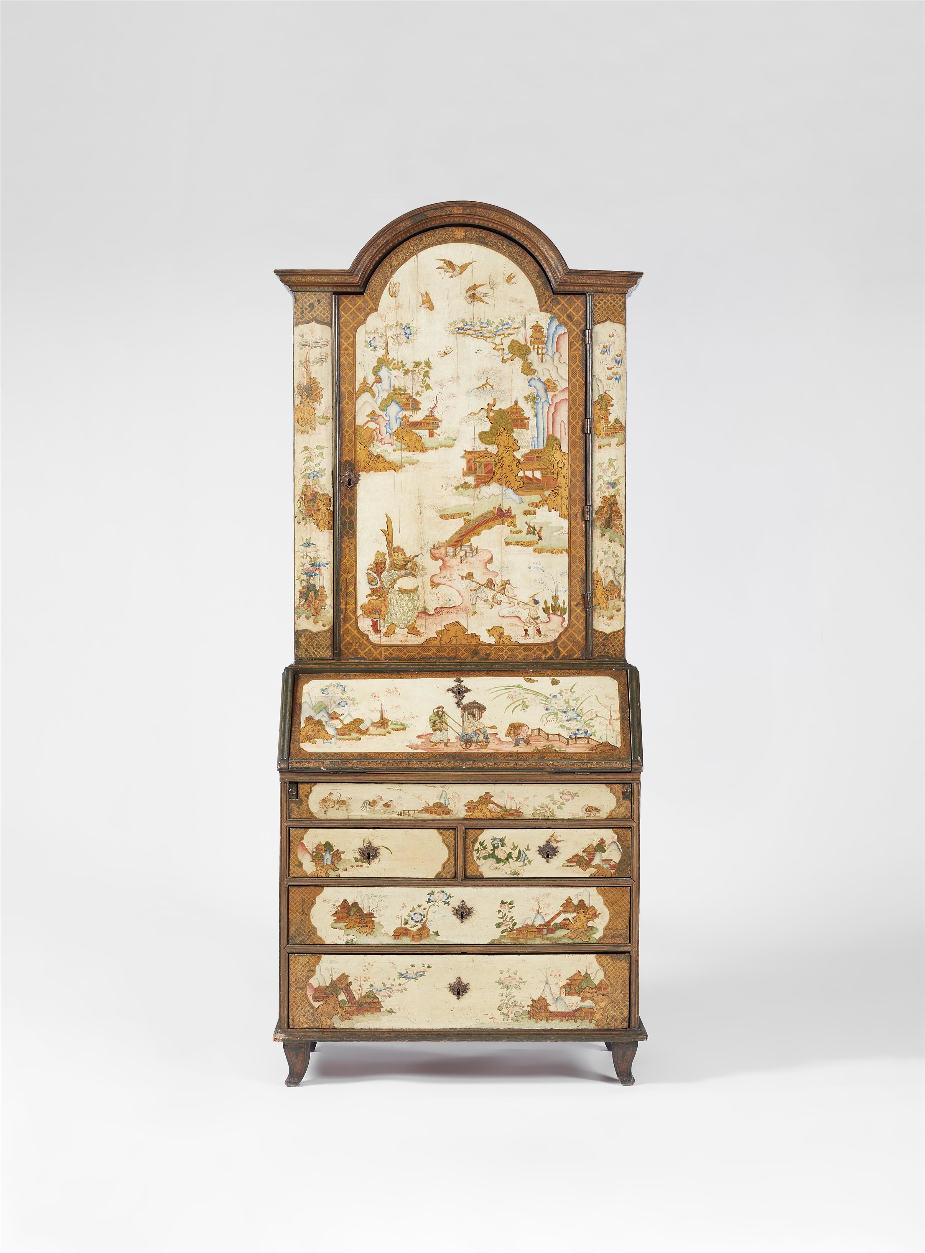 An important Chinoiserie painted cabinet - image-1
