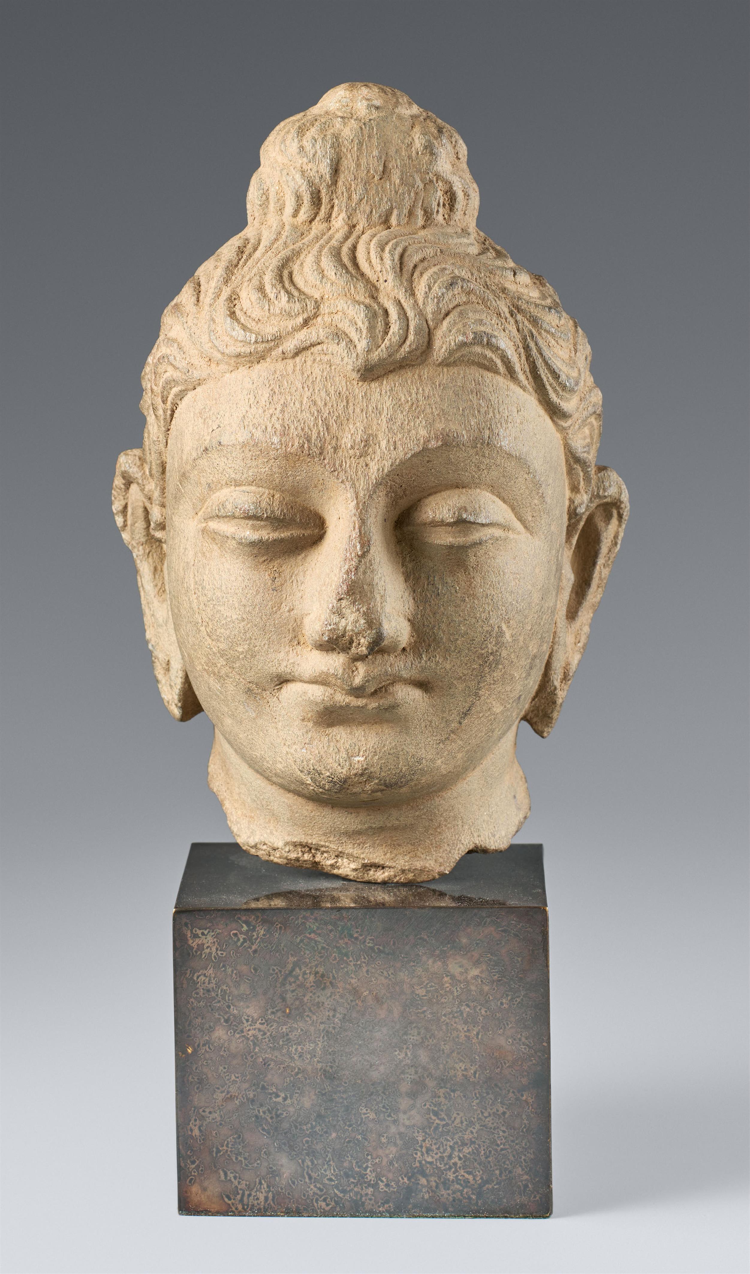 A Gandhara gray stone head of a Buddha. 2nd/3rd century - image-1