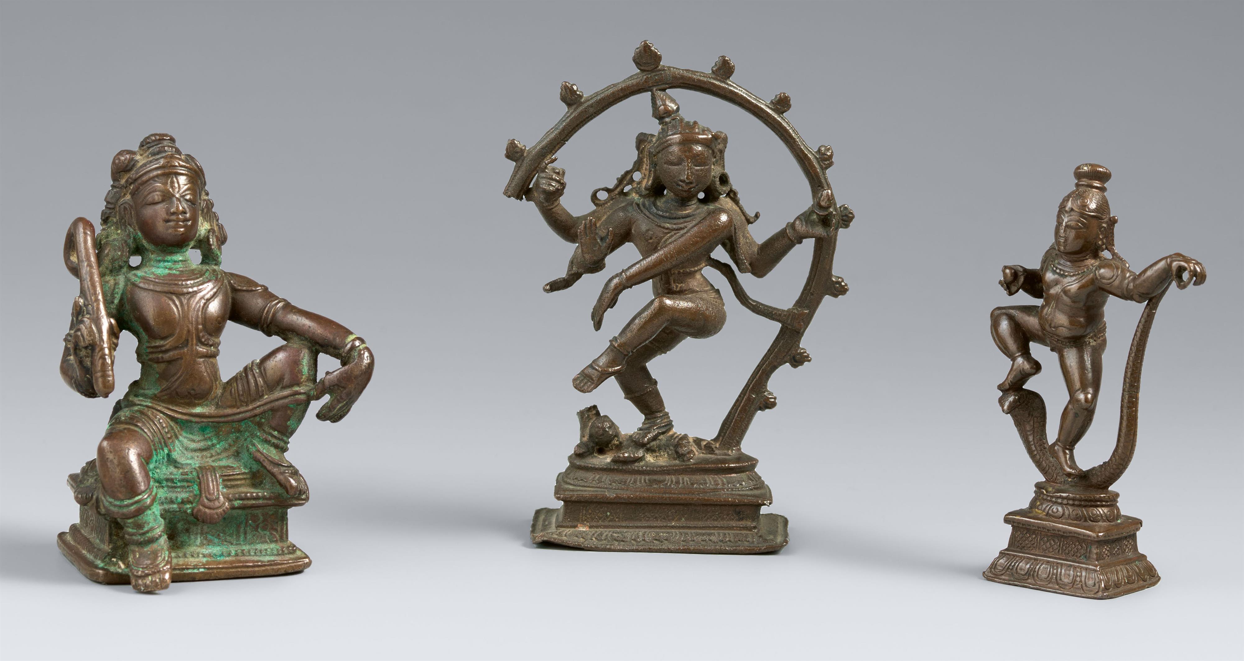 Drei kleine Gottheiten. Bronze. Südindien. 17./19. Jh. - image-1