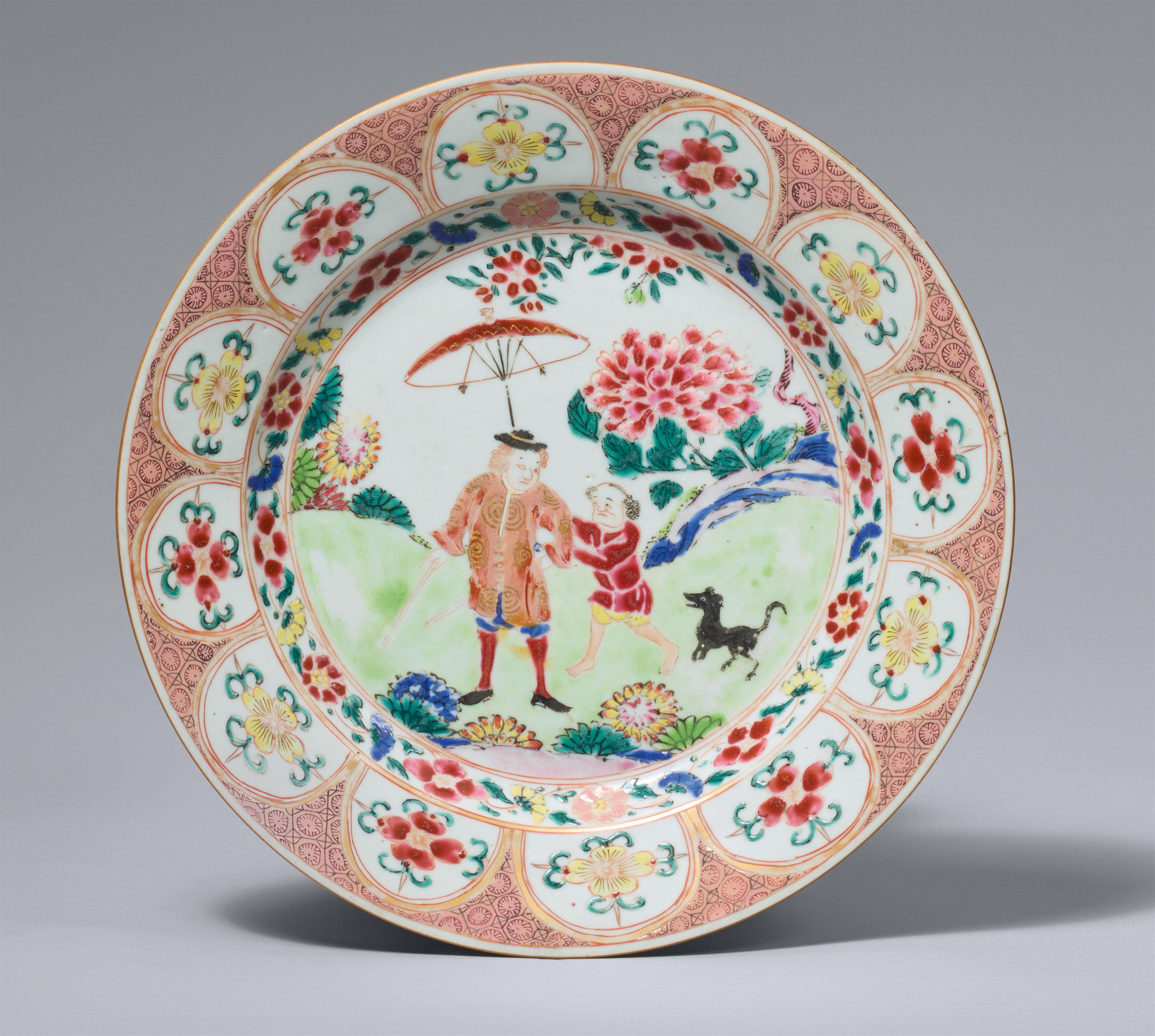 A famille rose "Dutch with servant and dog" dish. Yongzheng-Periode (1723–1735) - image-1