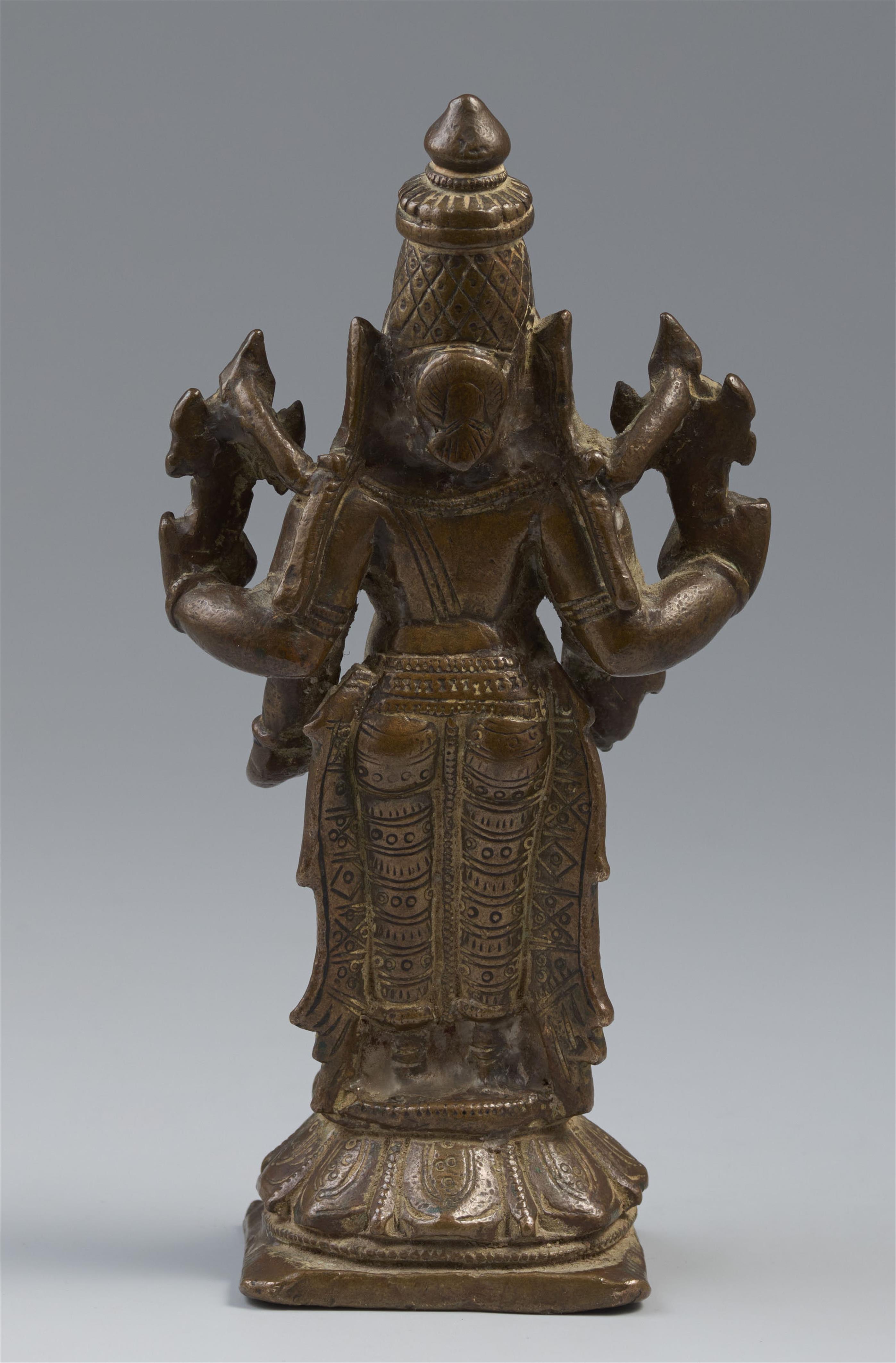 Figur des Vishnu. Kupfrige Bronze. Süd-Indien. 17./19. Jh. - image-2