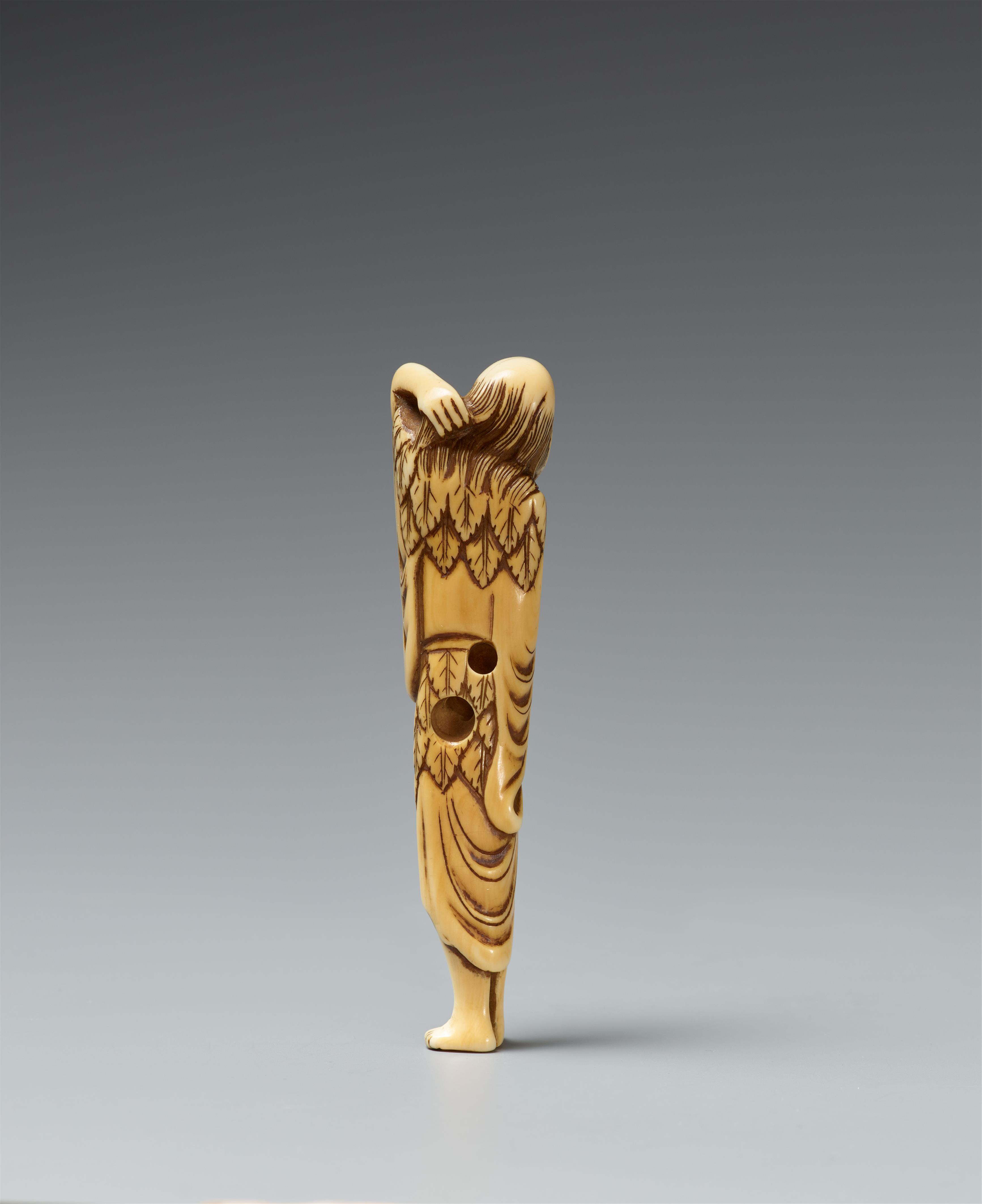 An ivory netsuke of a tall sennin. 18th century - image-2
