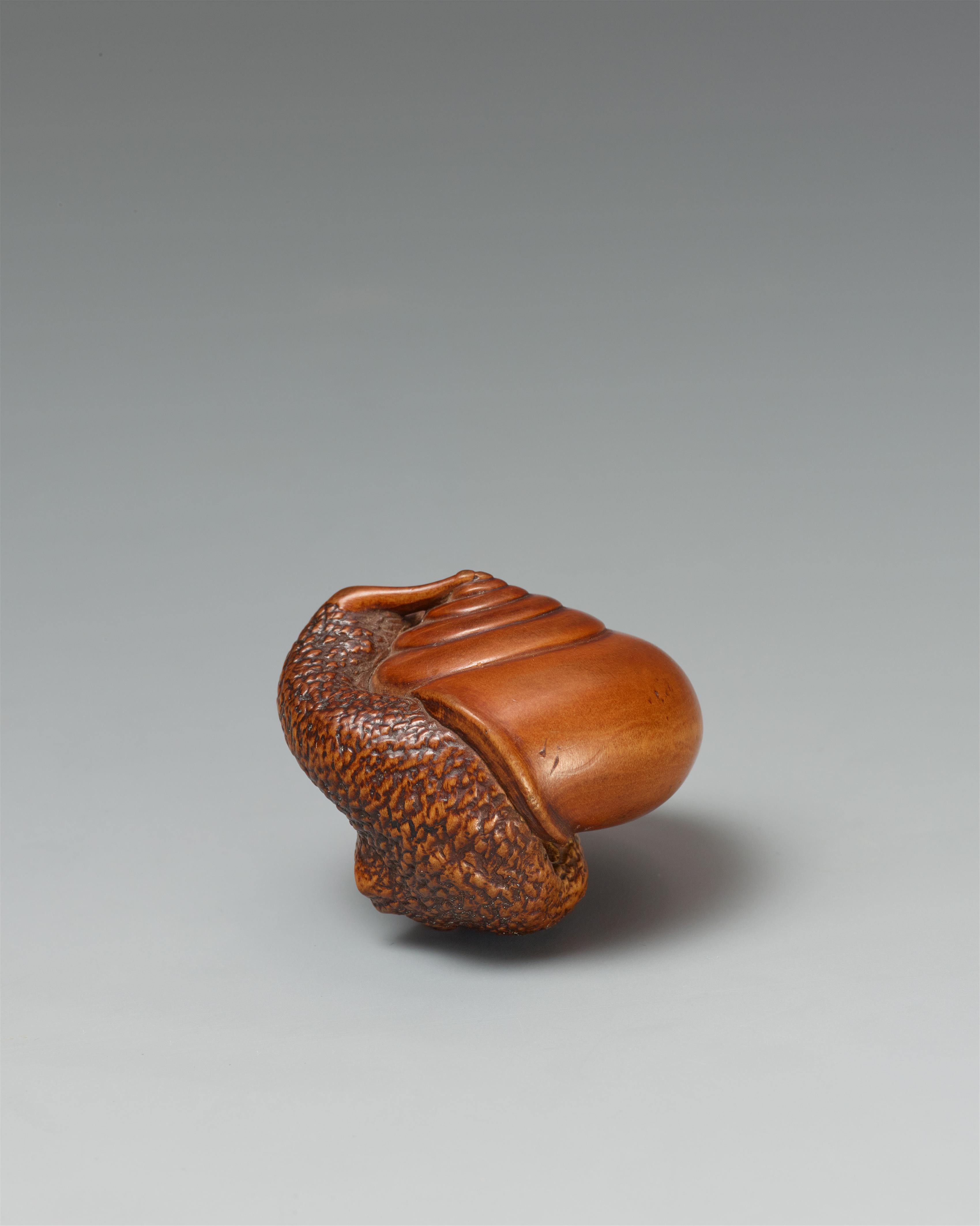 A boxwood netsuke of a snail. Ise. Mid-19th century - image-2