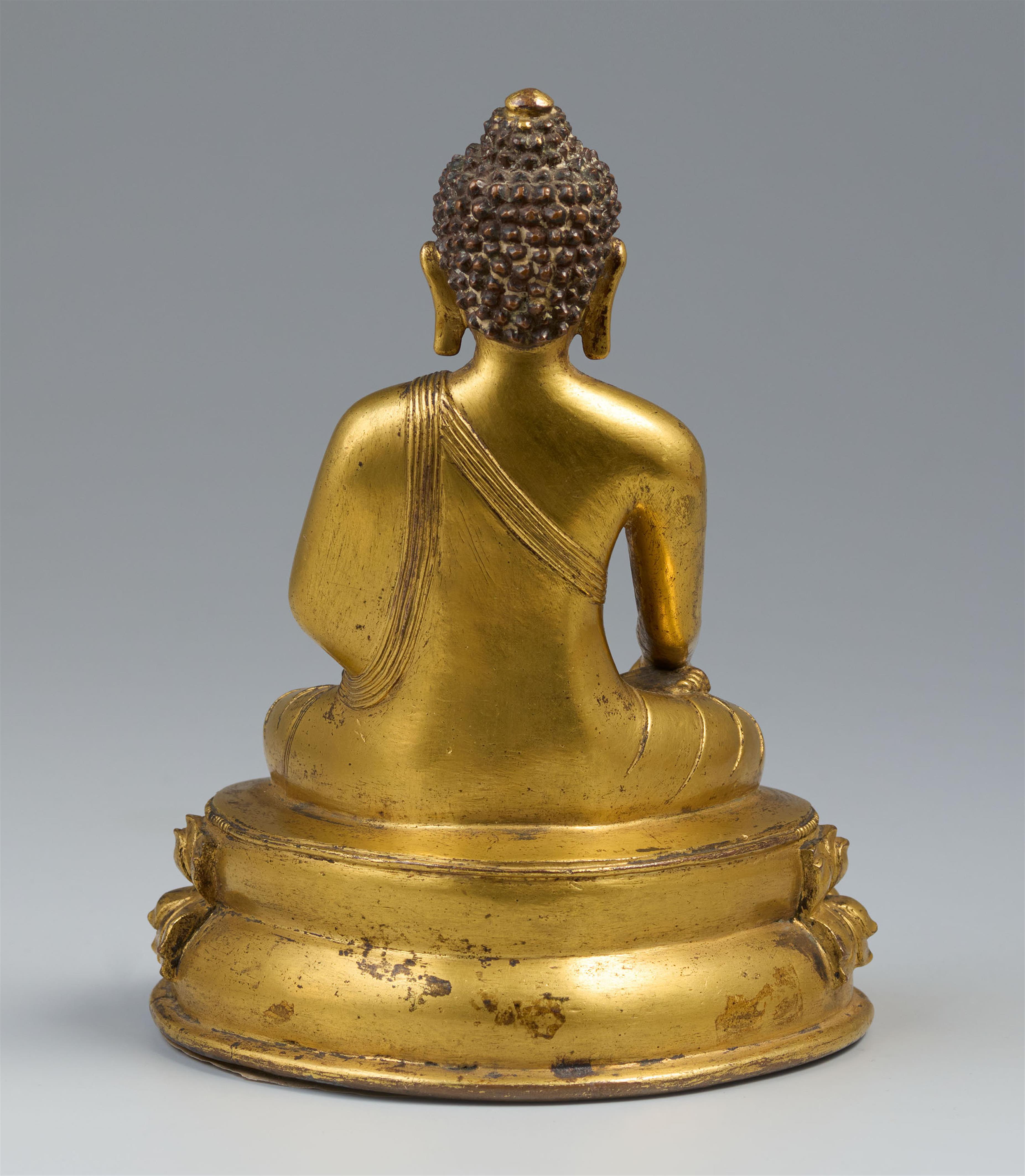 Buddha Bhaisajyaguru. Feuervergoldete Bronze. 15./16. Jh. - image-2