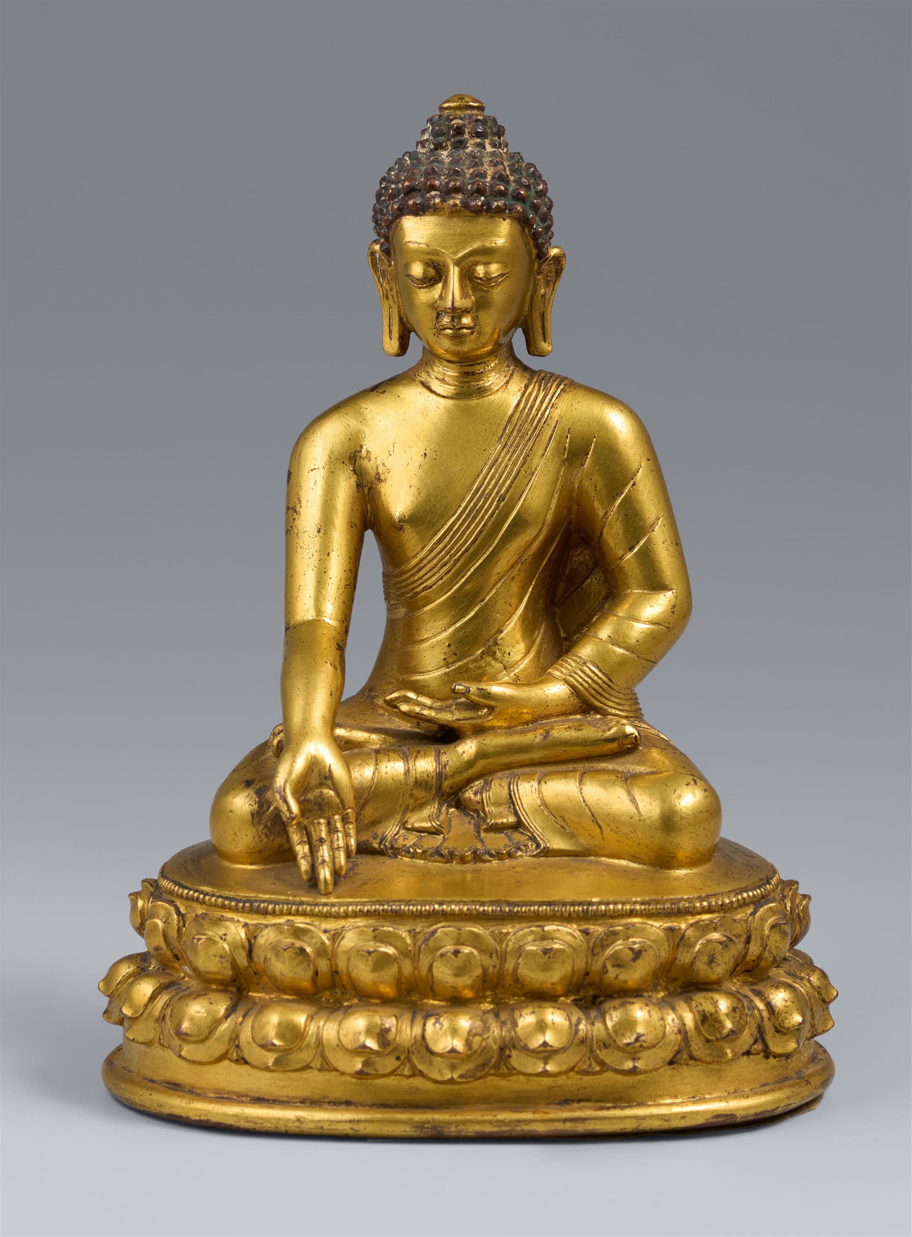 A gilt bronze figure of buddha Bhaisajyaguru (Healing Buddha). 15th/16th century - image-1