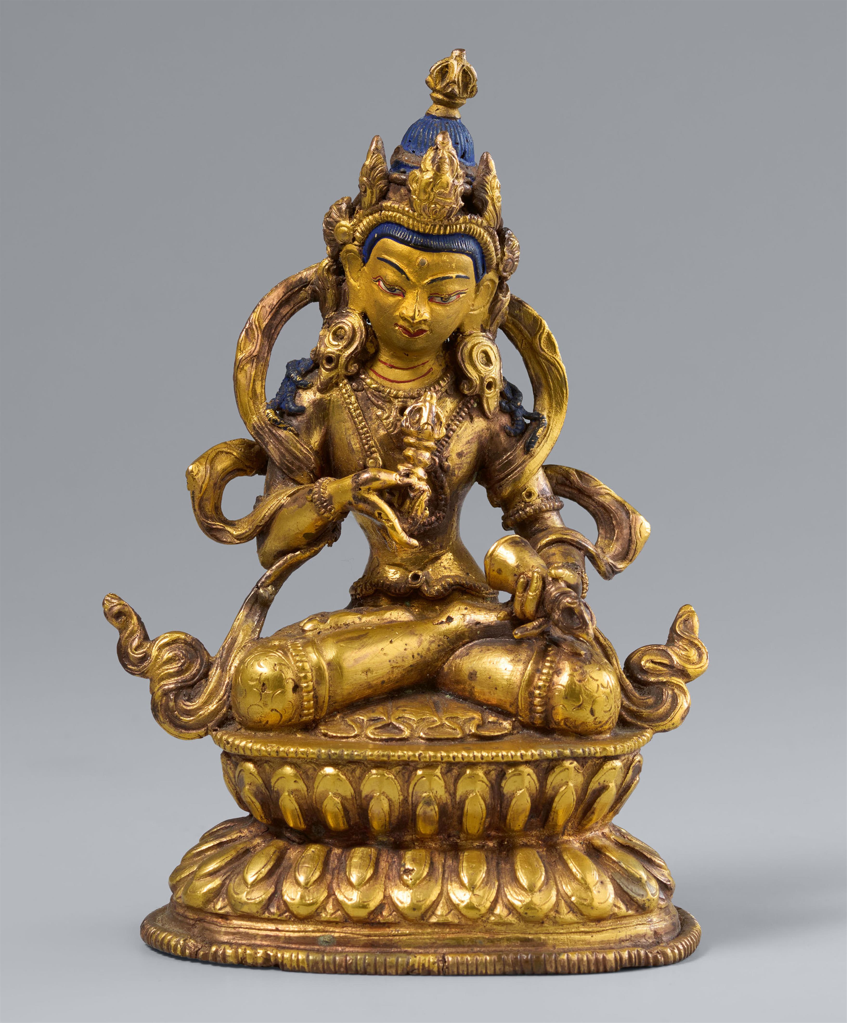 A Sinotibetan gilt bronze figure of Vajrasattva. 19th/20th century - image-1